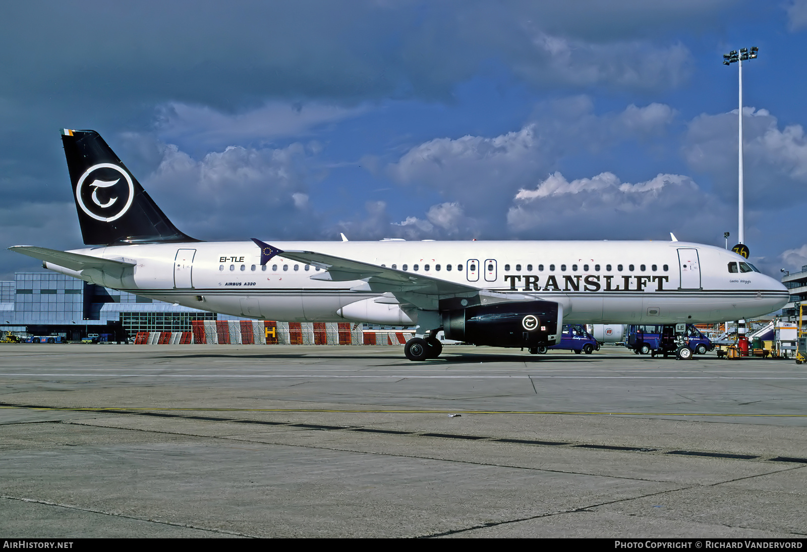 Aircraft Photo of EI-TLE | Airbus A320-231 | TransLift Airways | AirHistory.net #754586