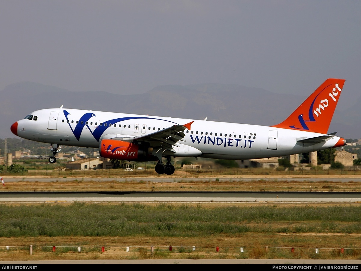 Aircraft Photo of I-LINH | Airbus A320-231 | Wind Jet | AirHistory.net #754646