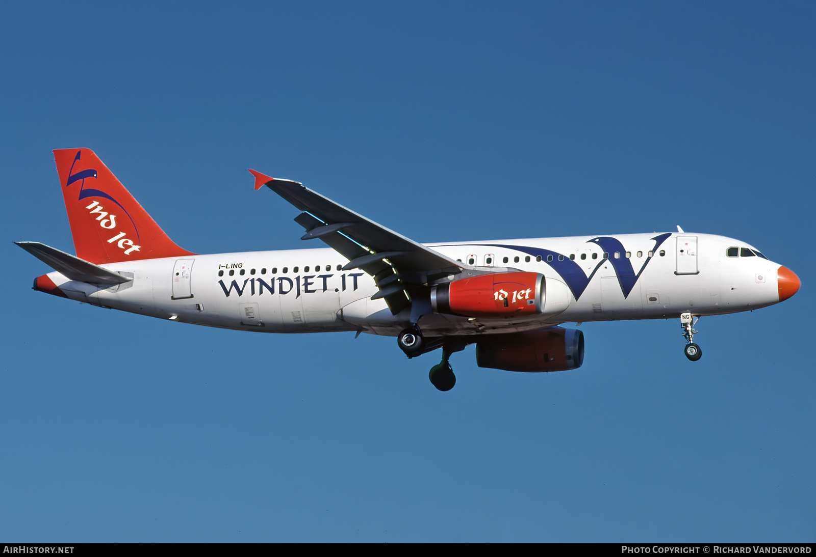 Aircraft Photo of I-LING | Airbus A320-231 | Wind Jet | AirHistory.net #754674