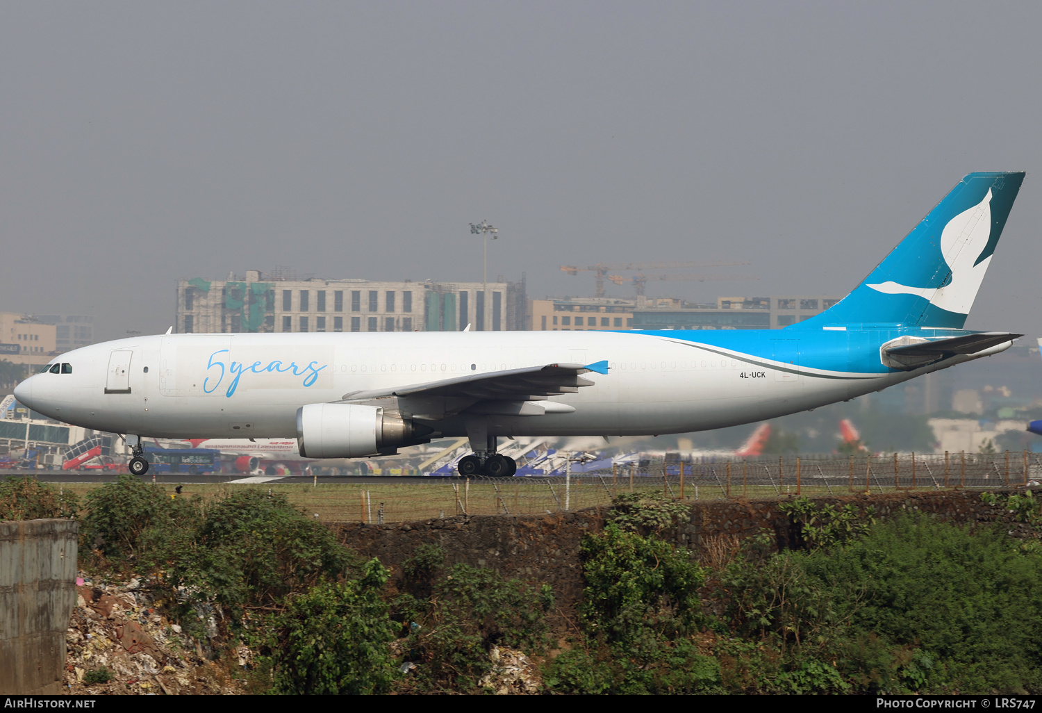 Aircraft Photo of 4L-UCK | Airbus A300B4-605R(F) | AirHistory.net #754725