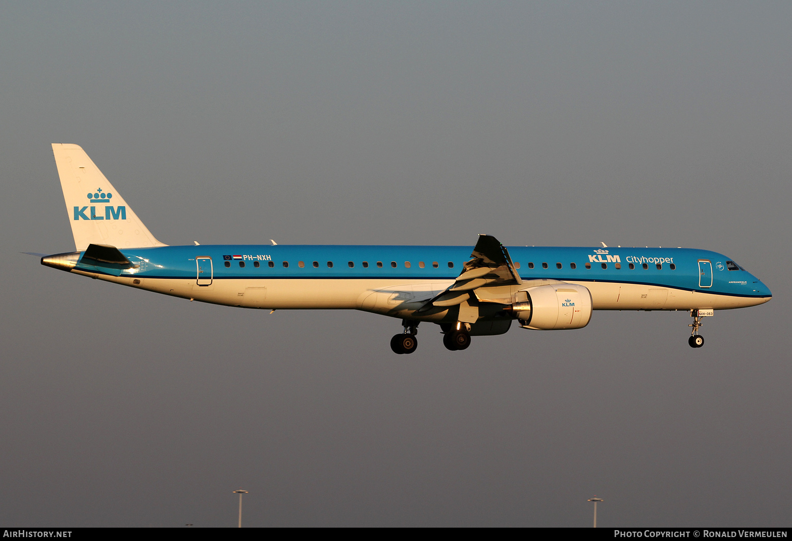 Aircraft Photo of PH-NXH | Embraer 195-E2 (ERJ-190-400) | KLM Cityhopper | AirHistory.net #754780