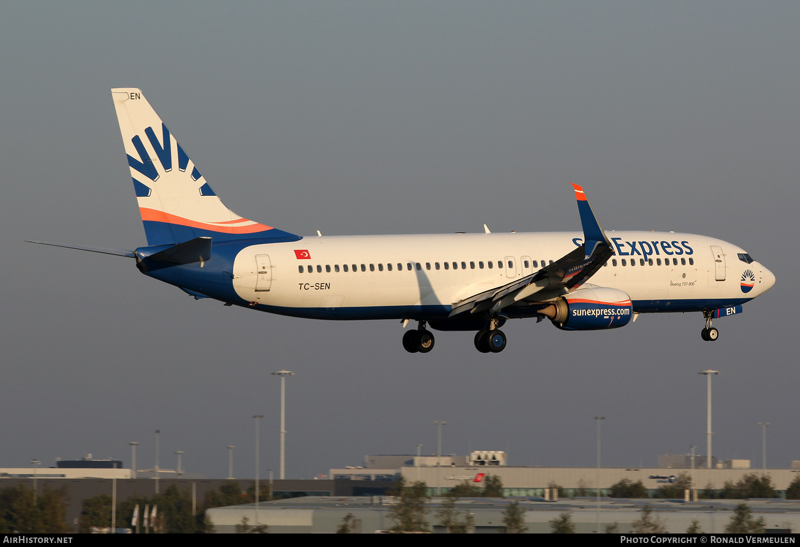 Aircraft Photo of TC-SEN | Boeing 737-8HC | SunExpress | AirHistory.net #754825