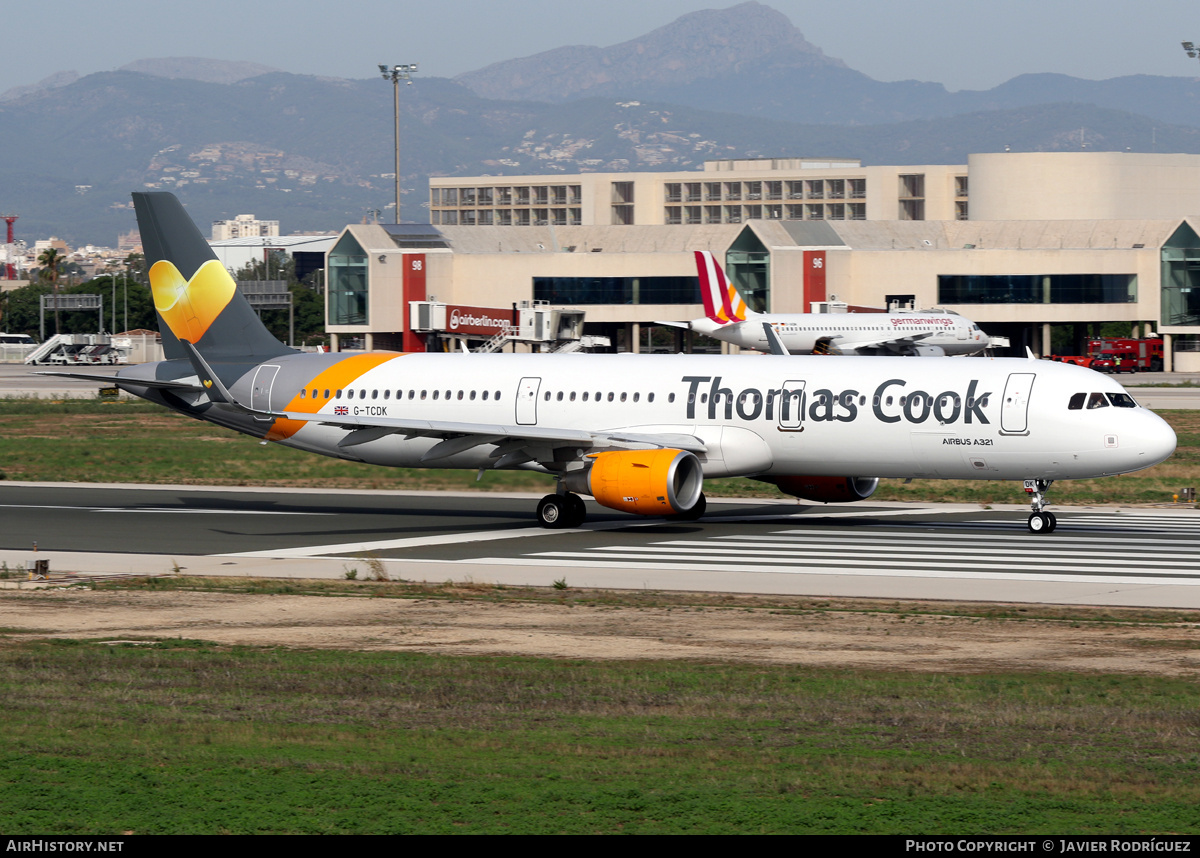 Aircraft Photo of G-TCDK | Airbus A321-211 | Thomas Cook Airlines | AirHistory.net #754844