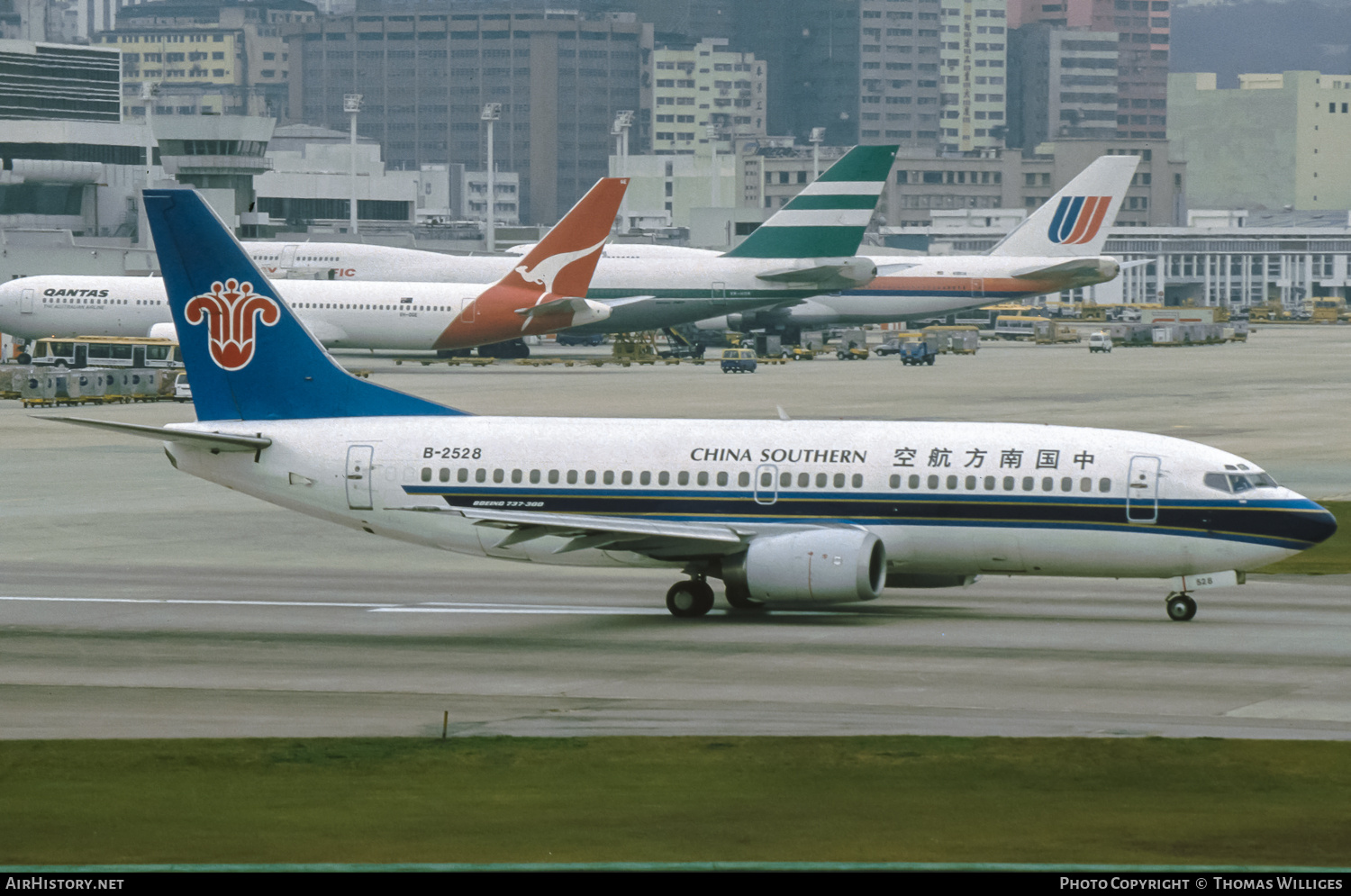 Aircraft Photo of B-2528 | Boeing 737-3Y0 | China Southern Airlines | AirHistory.net #754907
