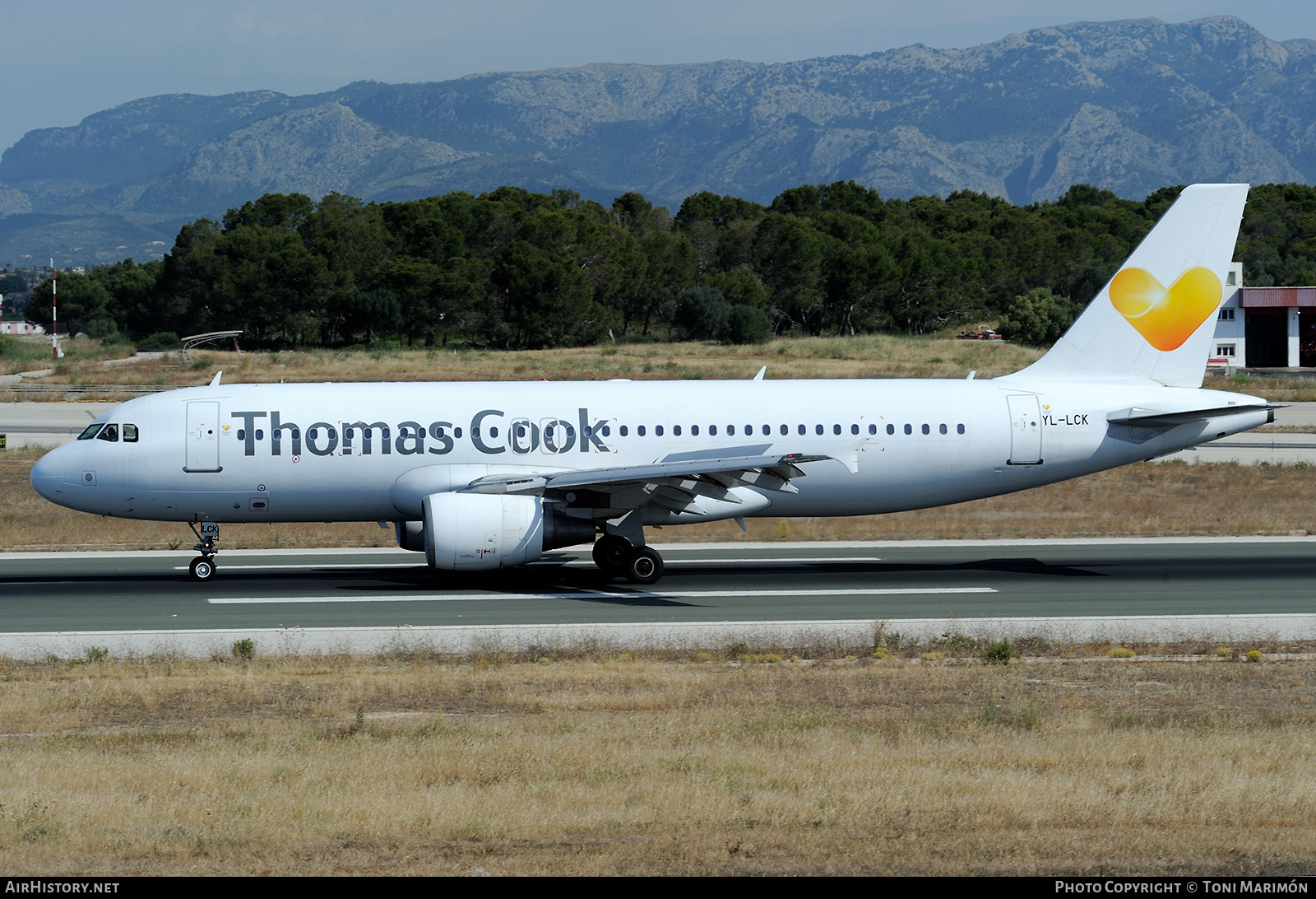 Aircraft Photo of YL-LCK | Airbus A320-214 | Thomas Cook Airlines | AirHistory.net #754970