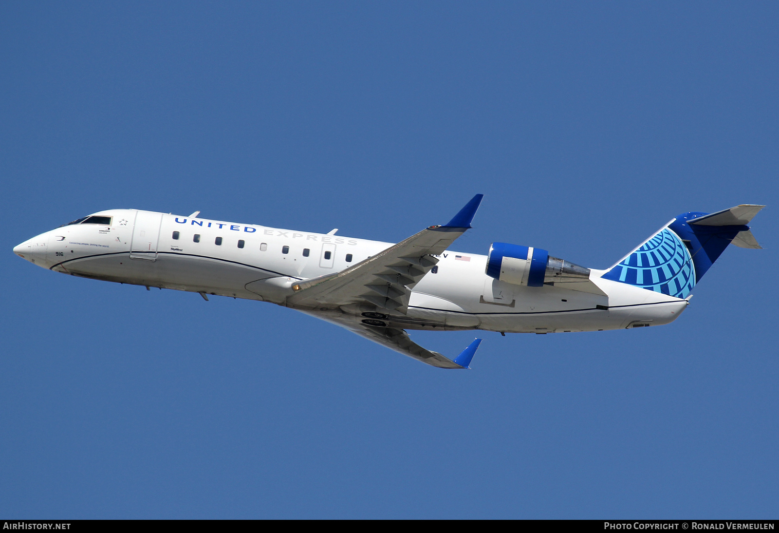 Aircraft Photo of N916EV | Bombardier CRJ-200ER (CL-600-2B19) | United Express | AirHistory.net #755089
