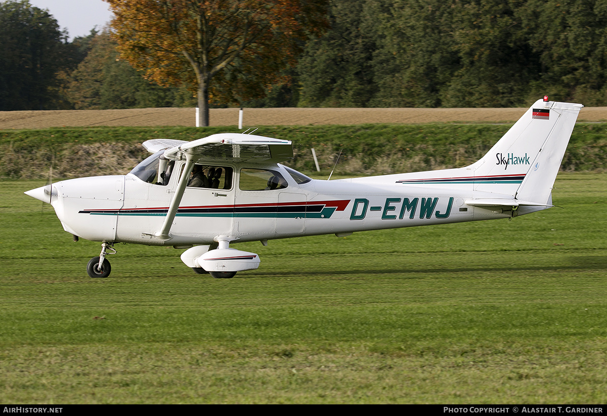 Aircraft Photo of D-EMWJ | Cessna 172R Skyhawk | AirHistory.net #755222