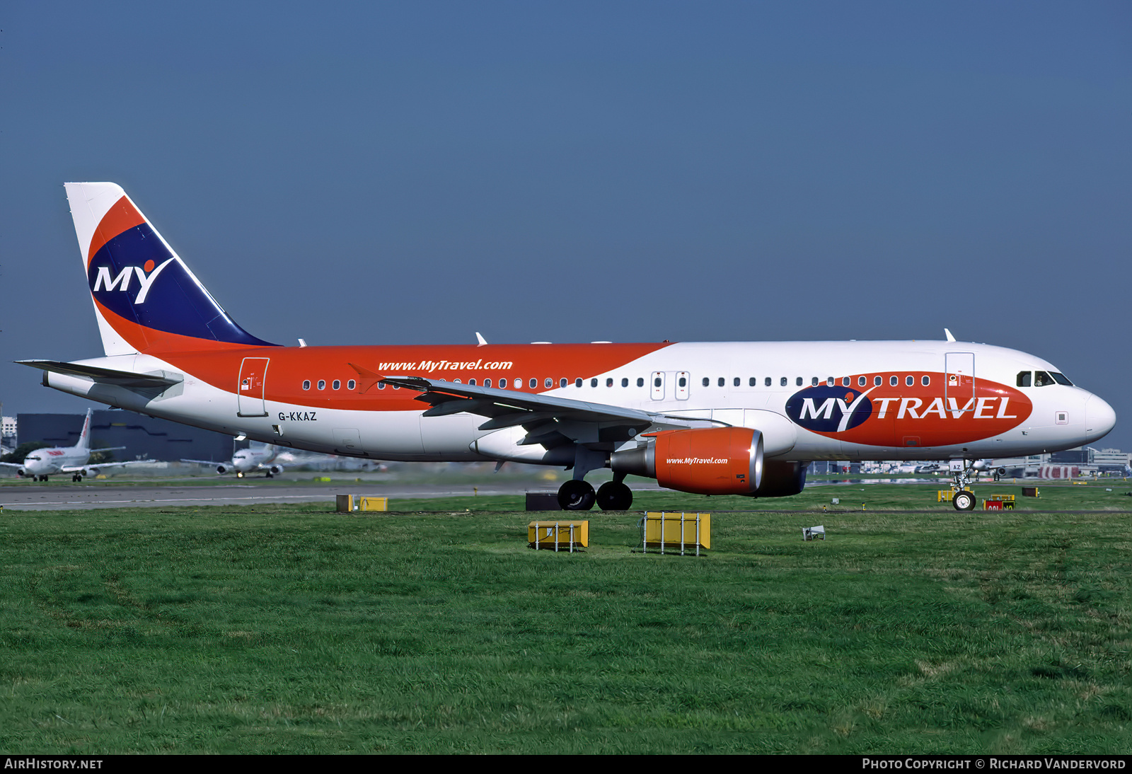 Aircraft Photo of G-KKAZ | Airbus A320-214 | MyTravel Airways | AirHistory.net #755429