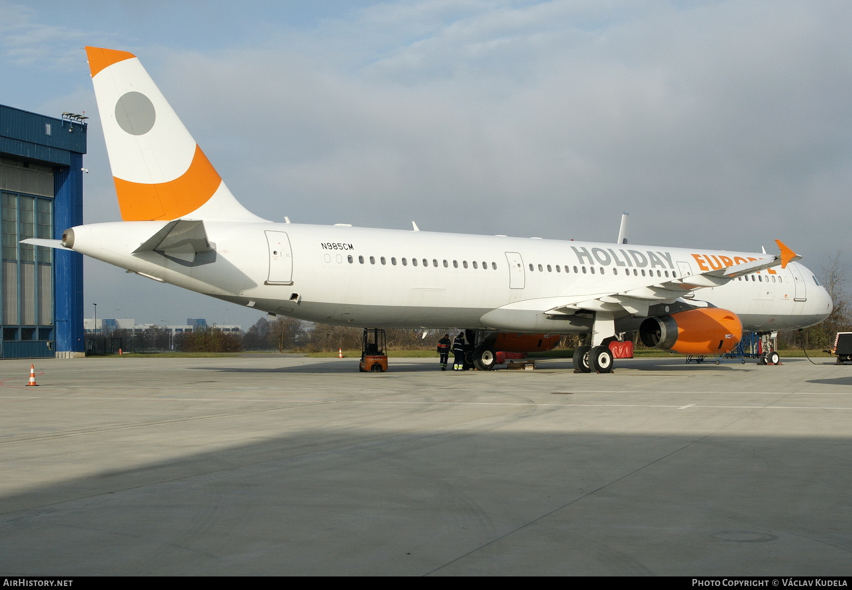 Aircraft Photo of N985CM | Airbus A321-231 | Holiday Europe | AirHistory.net #755468
