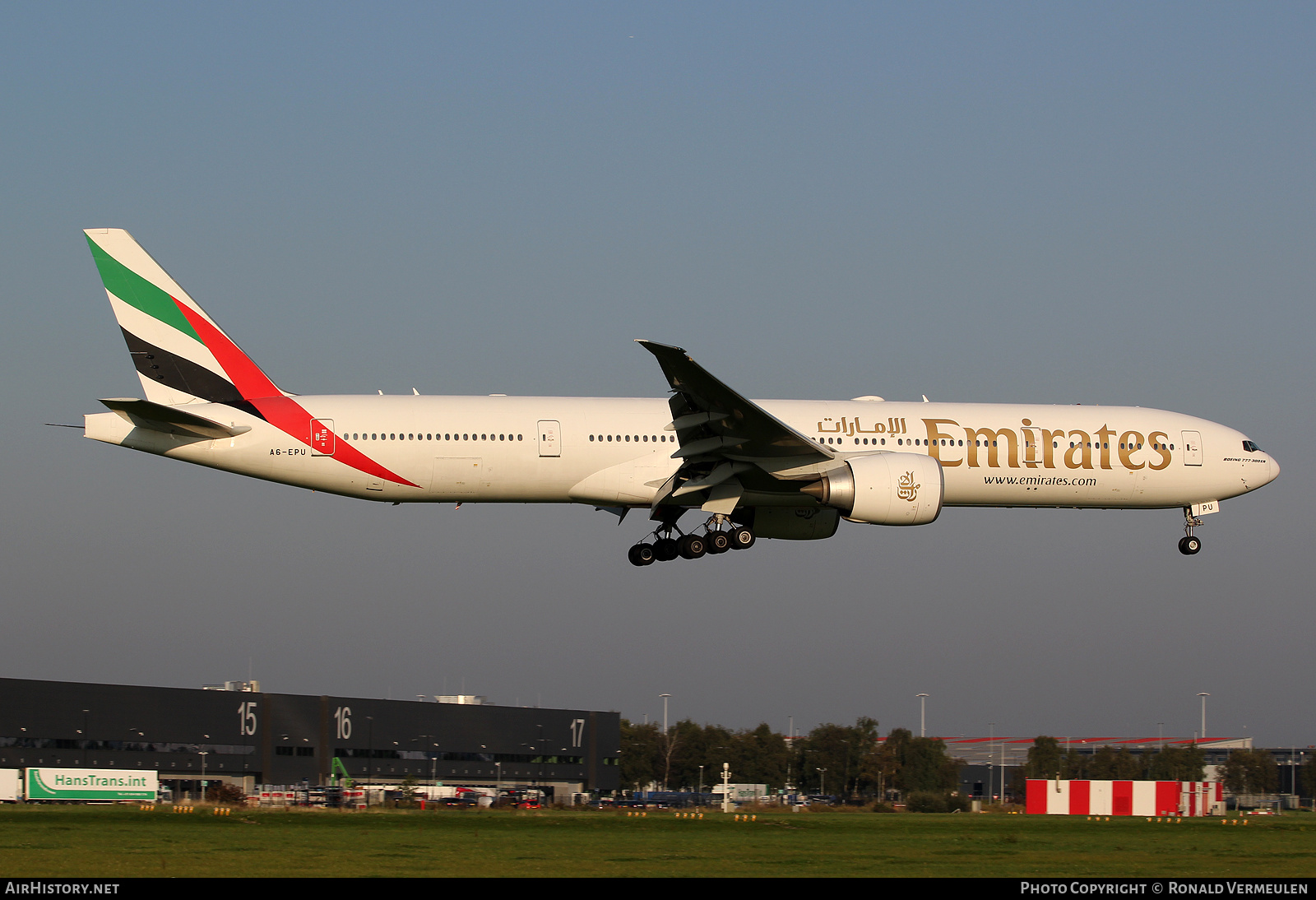 Aircraft Photo of A6-EPU | Boeing 777-300/ER | Emirates | AirHistory.net #755491