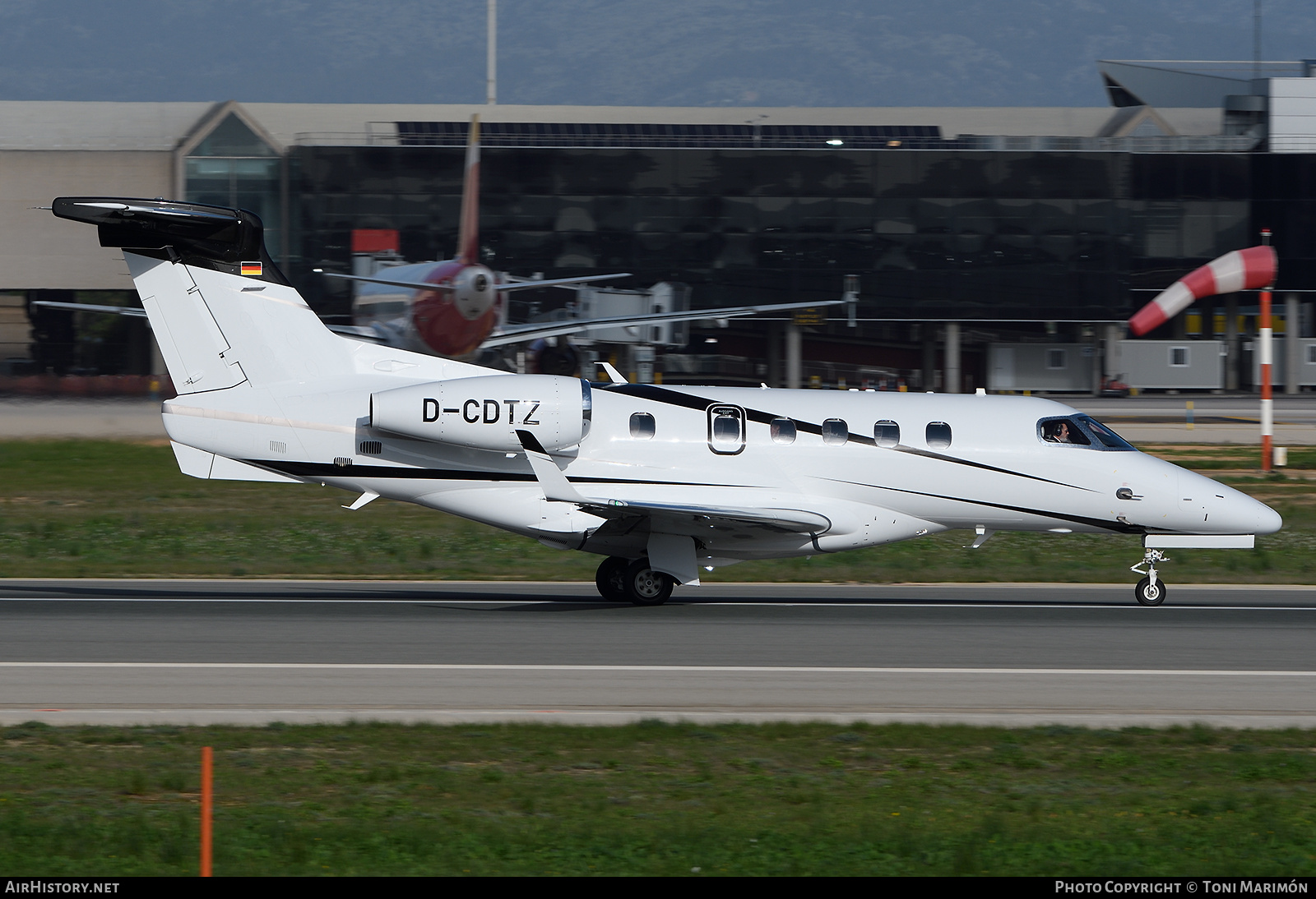 Aircraft Photo of D-CDTZ | Embraer EMB-505 Phenom 300 | AirHistory.net #755531