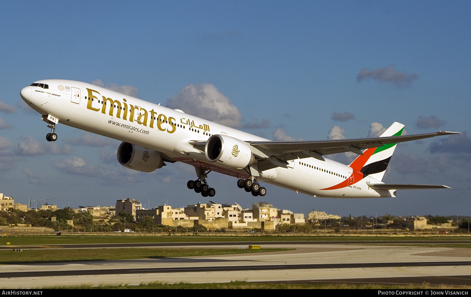 Aircraft Photo of A6-EPN | Boeing 777-31H/ER | Emirates | AirHistory.net #755553