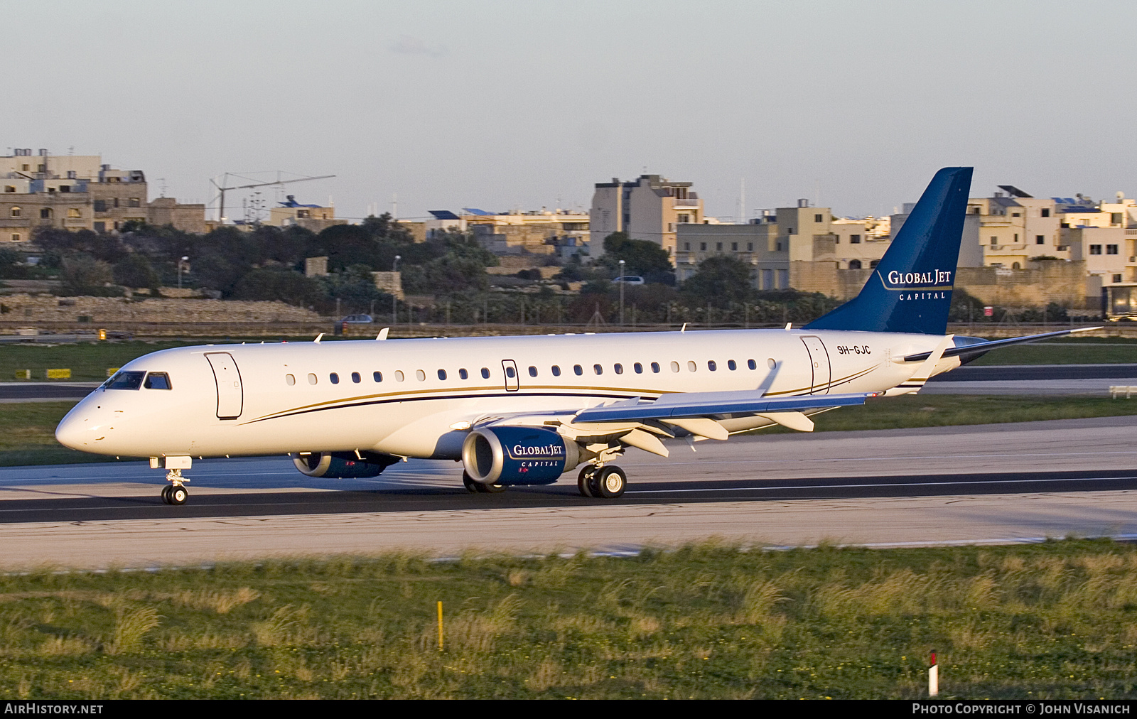 Aircraft Photo of 9H-GJC | Embraer Lineage 1000 (ERJ-190-100ECJ) | Global Jet Capital | AirHistory.net #755558