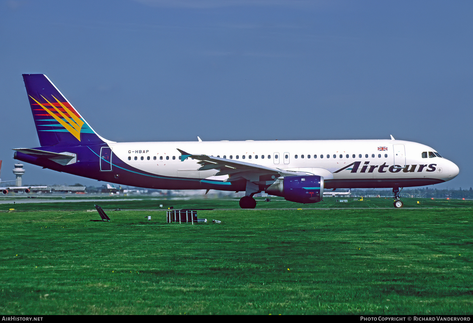 Aircraft Photo of G-HBAP | Airbus A320-211 | Airtours International | AirHistory.net #755595