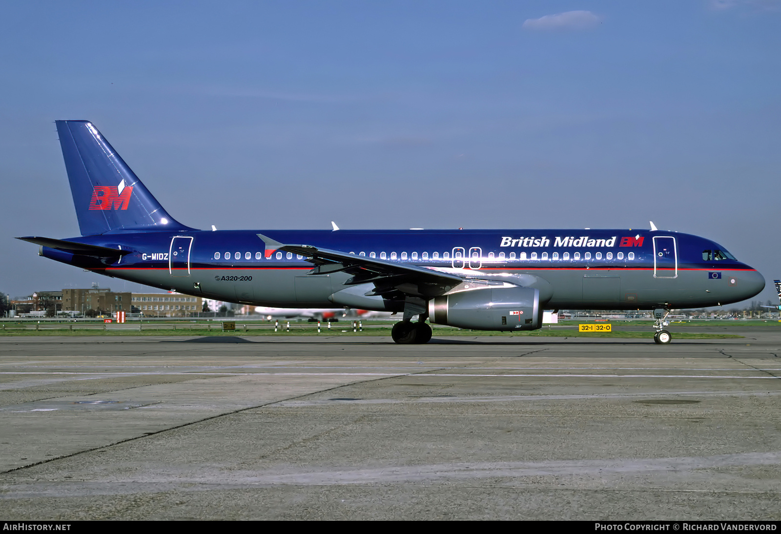 Aircraft Photo of G-MIDZ | Airbus A320-232 | British Midland Airways - BMA | AirHistory.net #755608