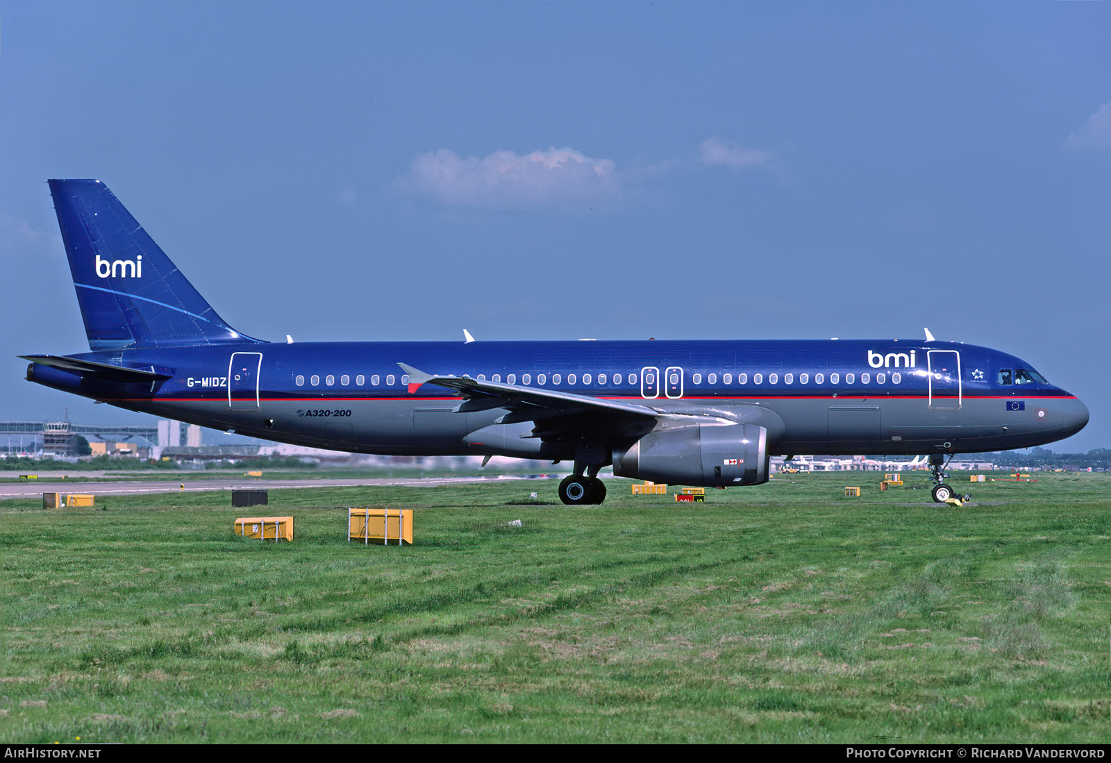 Aircraft Photo of G-MIDZ | Airbus A320-232 | BMI - British Midland International | AirHistory.net #755610