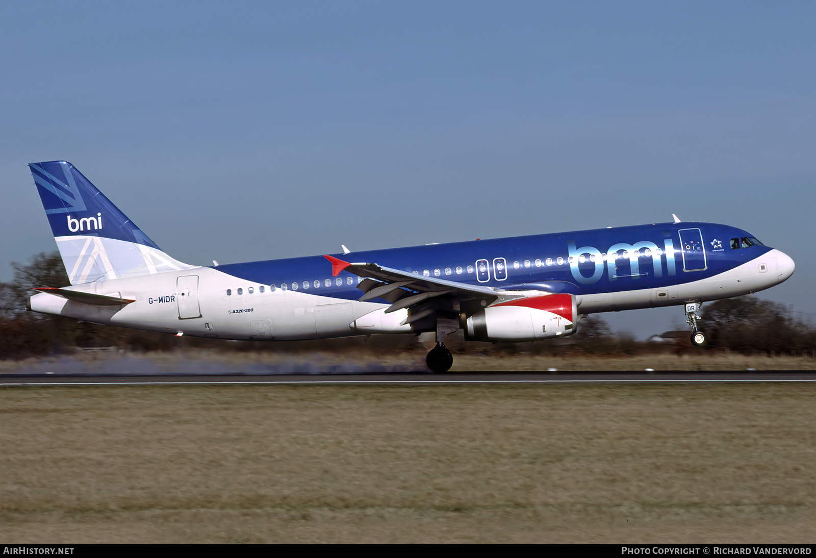 Aircraft Photo of G-MIDR | Airbus A320-232 | BMI - British Midland International | AirHistory.net #755655