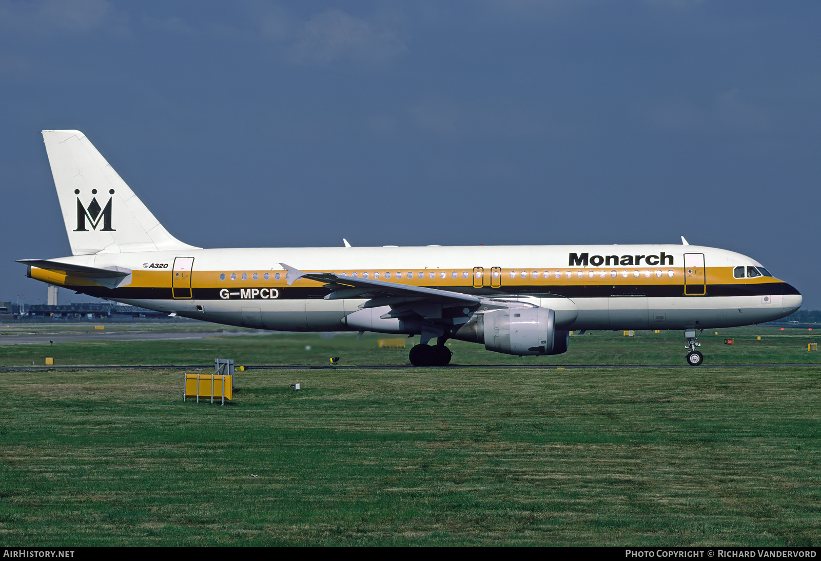 Aircraft Photo of G-MPCD | Airbus A320-212 | Monarch Airlines | AirHistory.net #755658