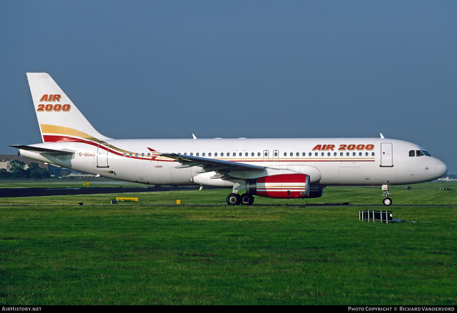 Aircraft Photo of G-OOAB | Airbus A320-231 | Air 2000 | AirHistory.net #755694