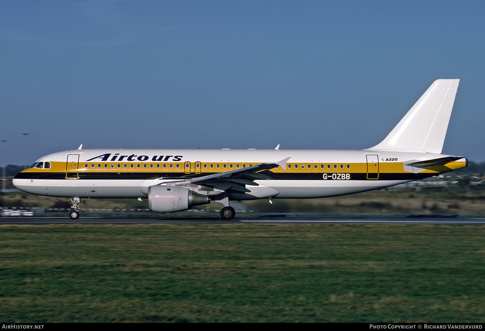 Aircraft Photo of G-OZBB | Airbus A320-211 | Airtours International | AirHistory.net #755713
