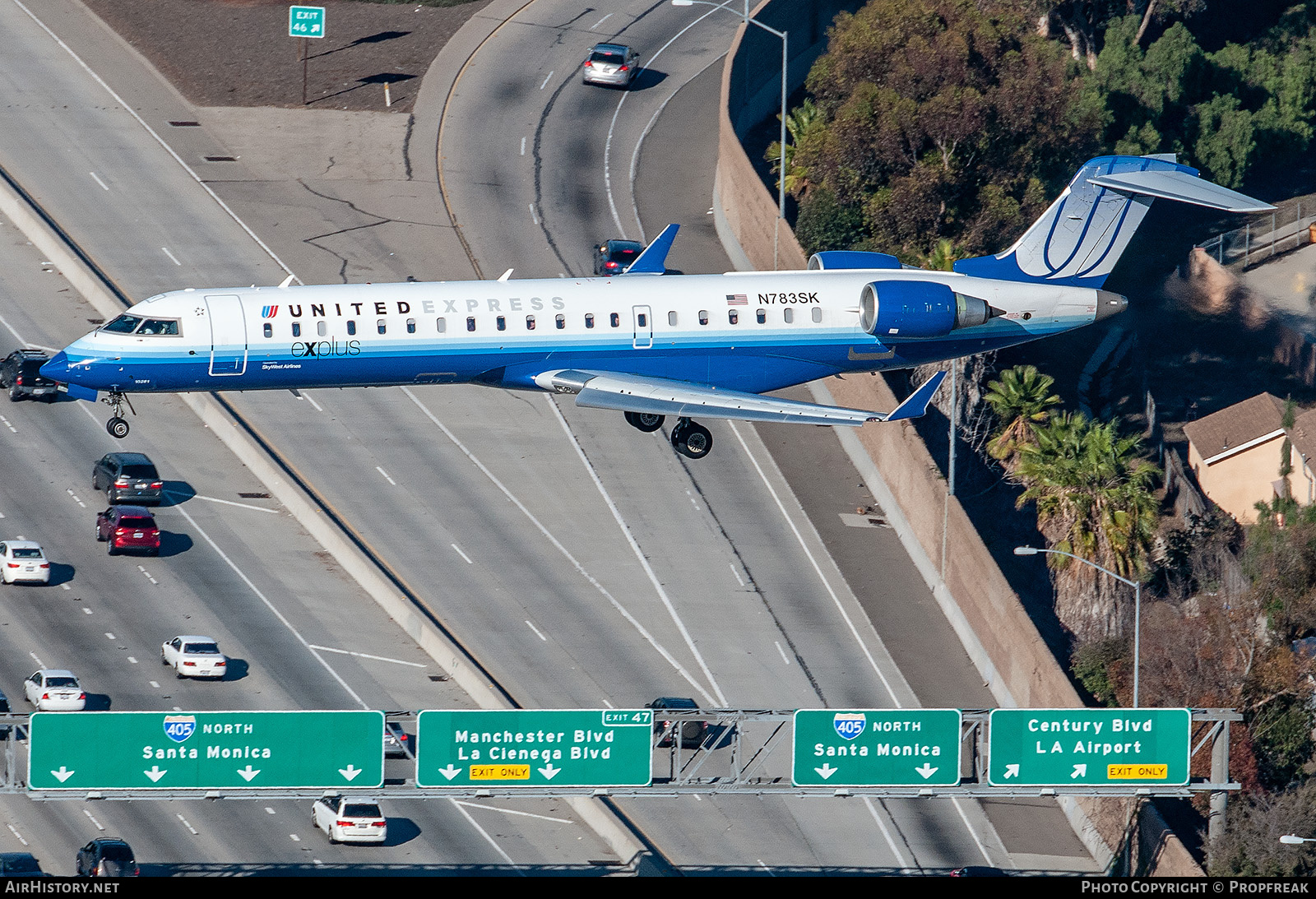 Aircraft Photo of N783SK | Bombardier CRJ-701 (CL-600-2C10) | United Express | AirHistory.net #755752