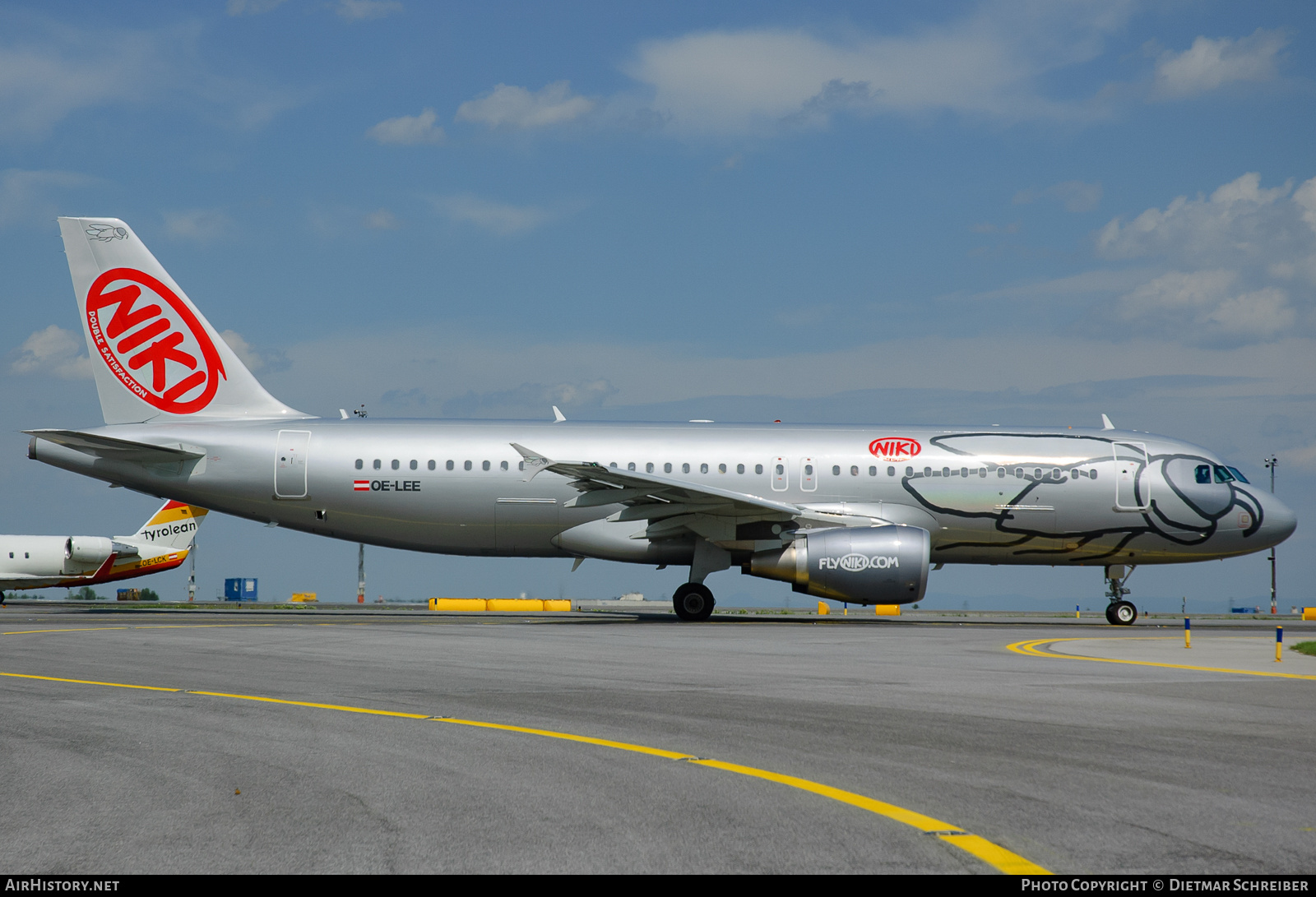 Aircraft Photo of OE-LEE | Airbus A320-214 | Niki | AirHistory.net #755849