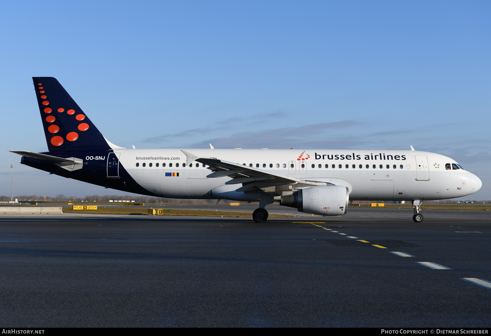 Aircraft Photo of OO-SNJ | Airbus A320-214 | Brussels Airlines | AirHistory.net #755856