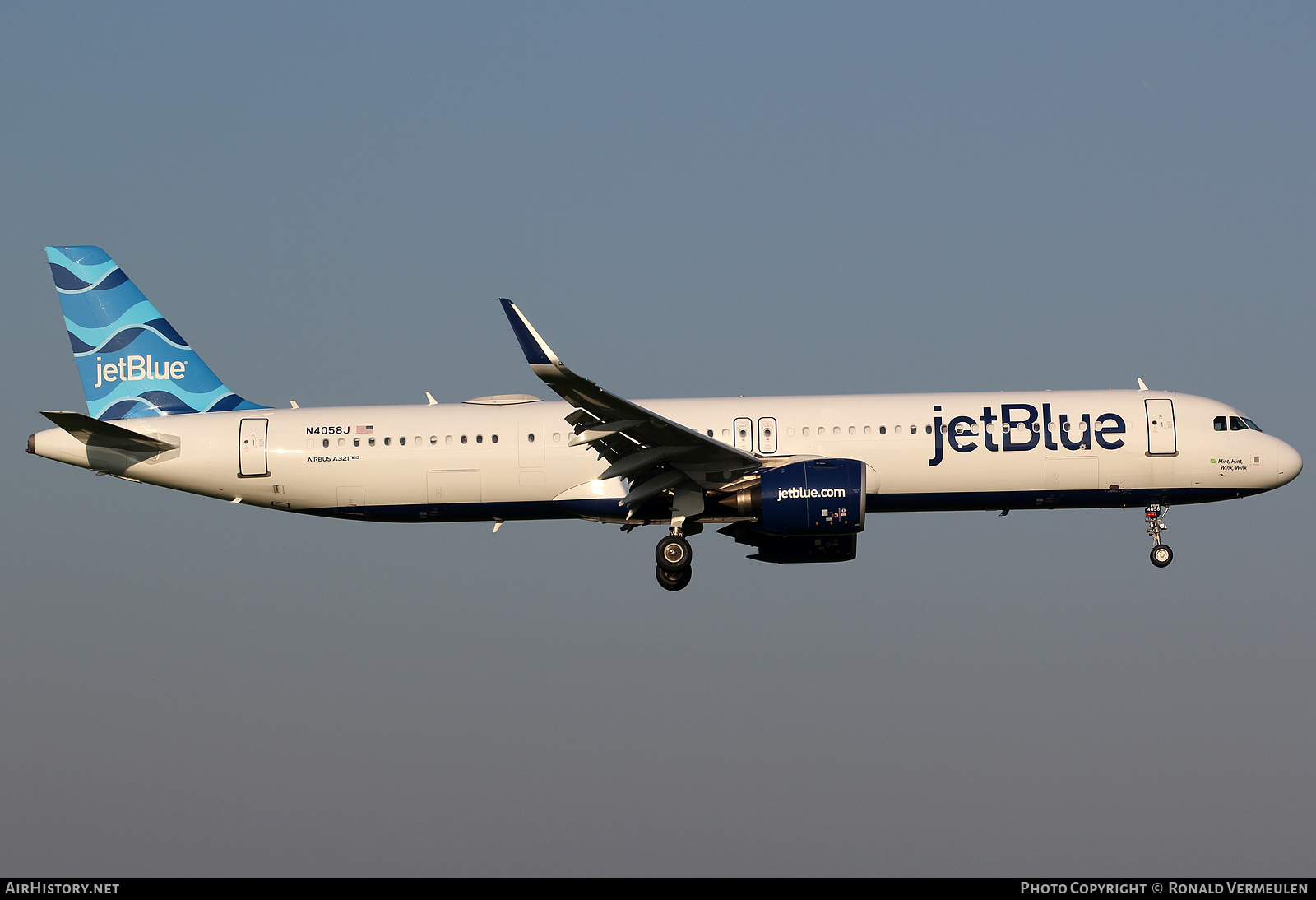 Aircraft Photo of N4058J | Airbus A321-271NX | JetBlue Airways | AirHistory.net #755932