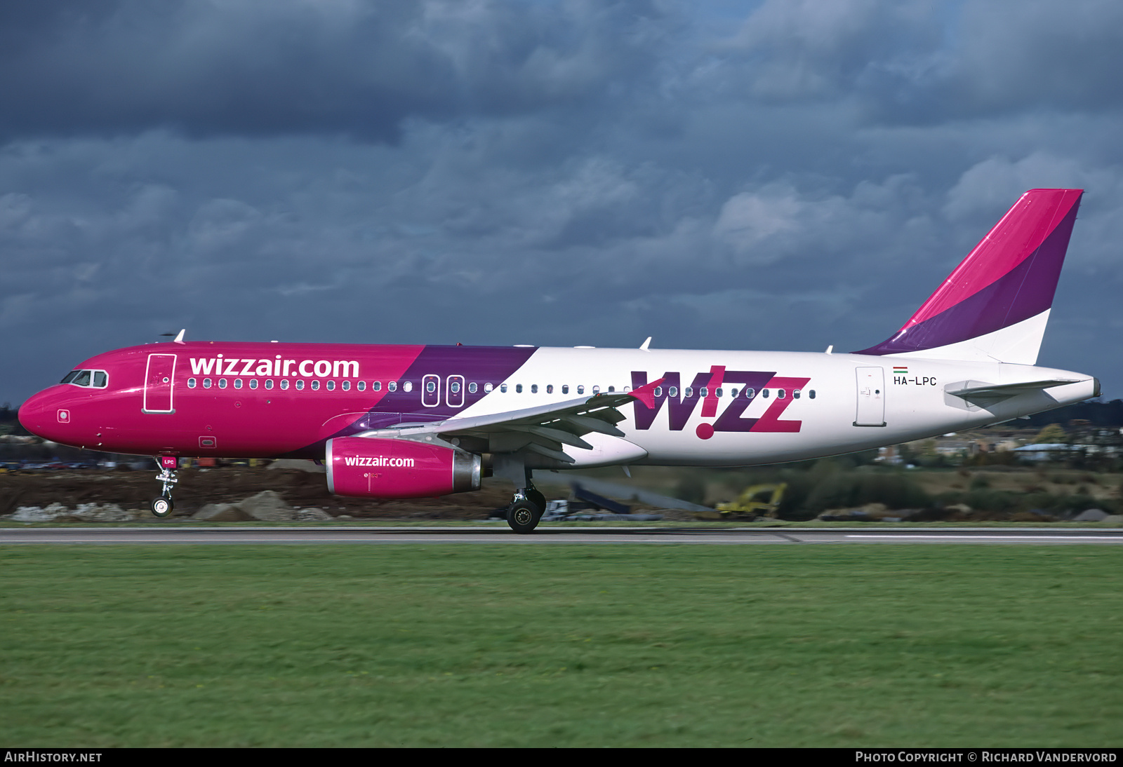 Aircraft Photo of HA-LPC | Airbus A320-233 | Wizz Air | AirHistory.net #756018