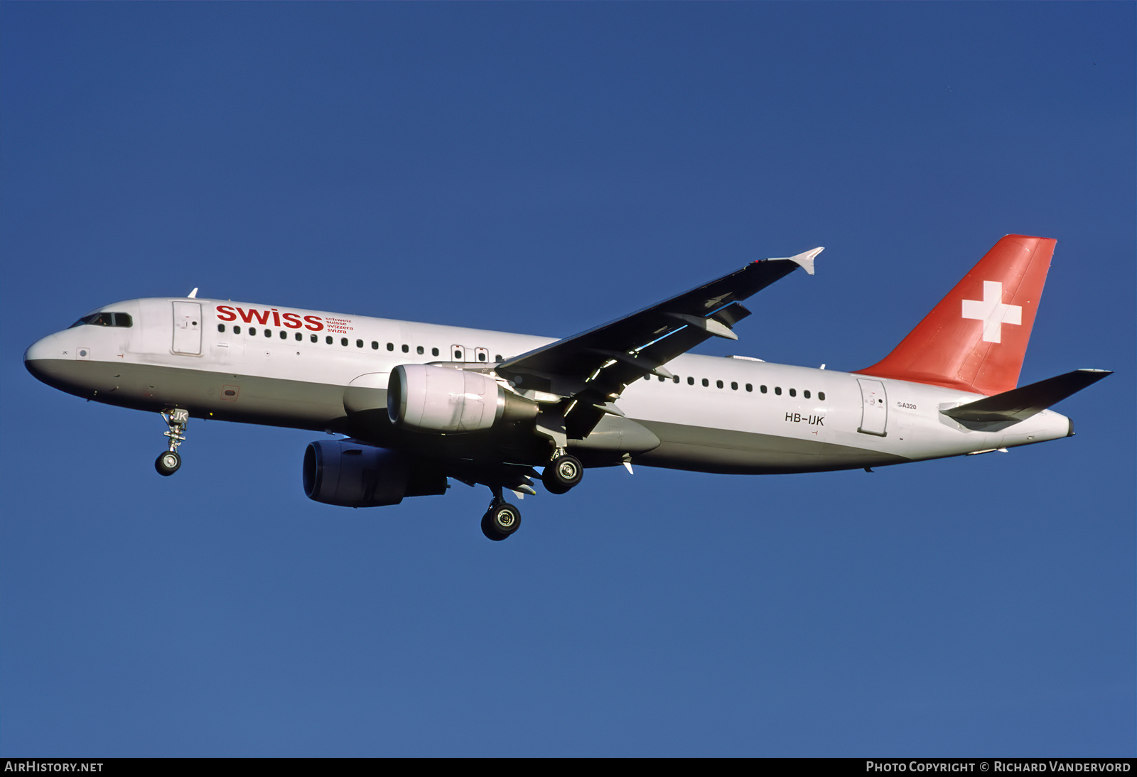 Aircraft Photo of HB-IJK | Airbus A320-214 | Swissair | AirHistory.net #756031
