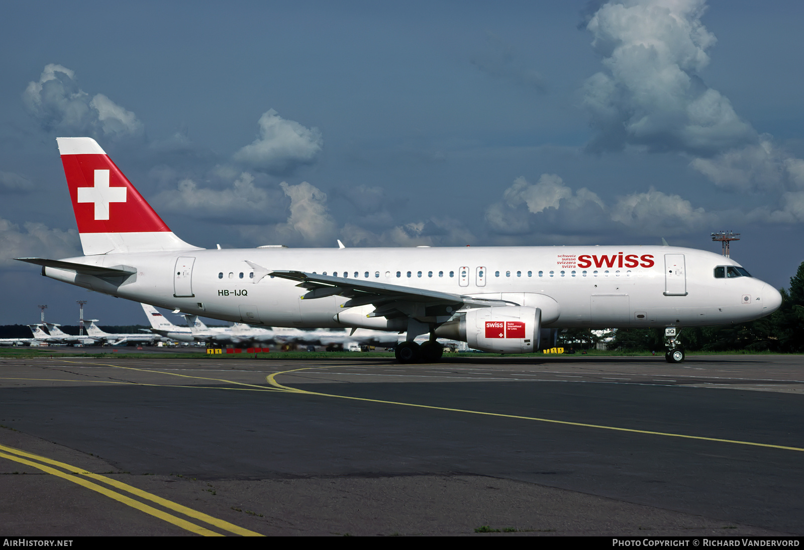 Aircraft Photo of HB-IJQ | Airbus A320-214 | Swiss International Air Lines | AirHistory.net #756037
