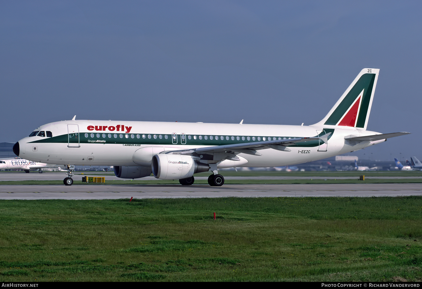 Aircraft Photo of I-EEZC | Airbus A320-214 | Eurofly | AirHistory.net #756064