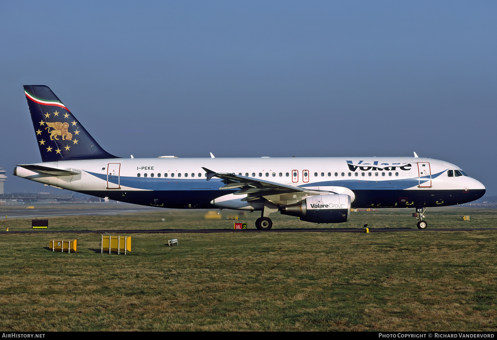 Aircraft Photo of I-PEKE | Airbus A320-214 | Volare Airlines | AirHistory.net #756069