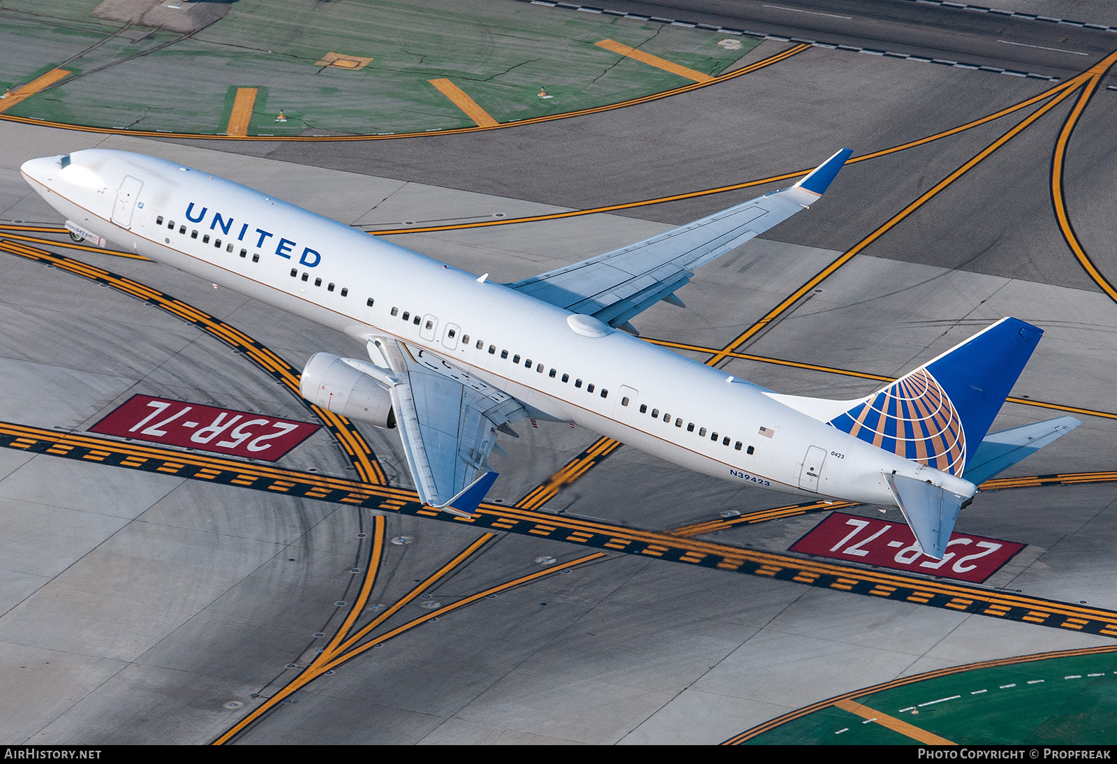 Aircraft Photo of N39423 | Boeing 737-924/ER | United Airlines | AirHistory.net #756174