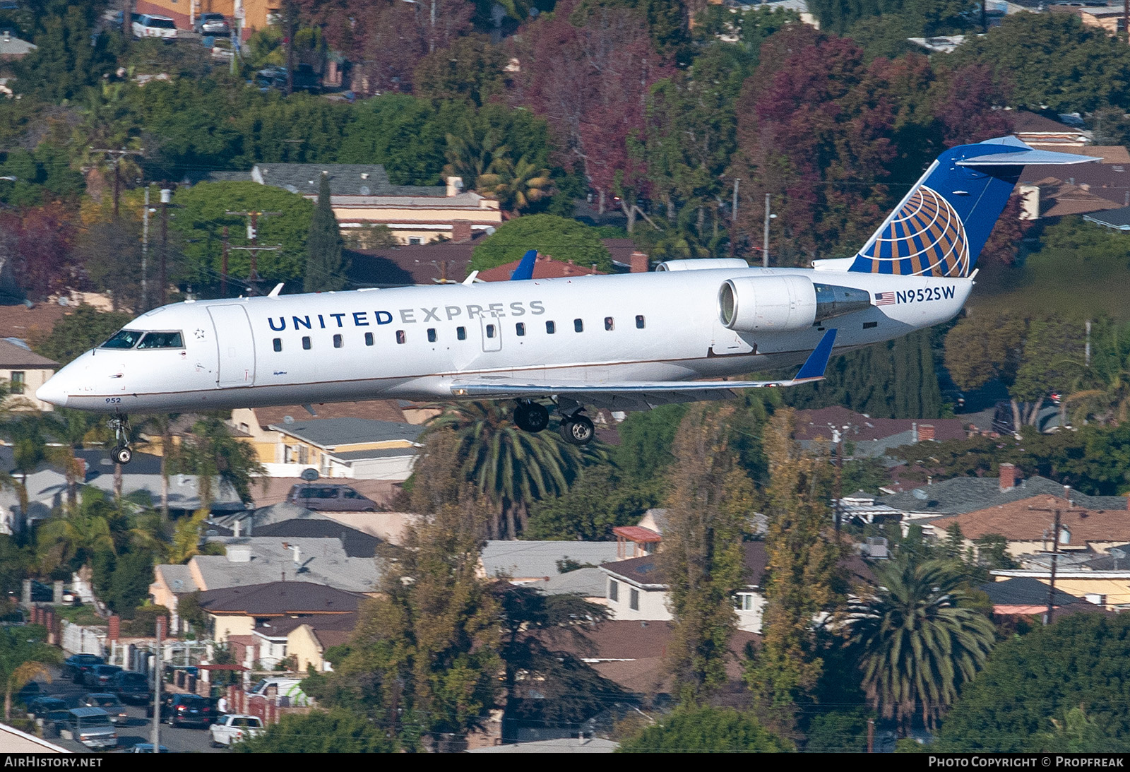 Aircraft Photo of N952SW | Bombardier CRJ-200LR (CL-600-2B19) | United Express | AirHistory.net #756179