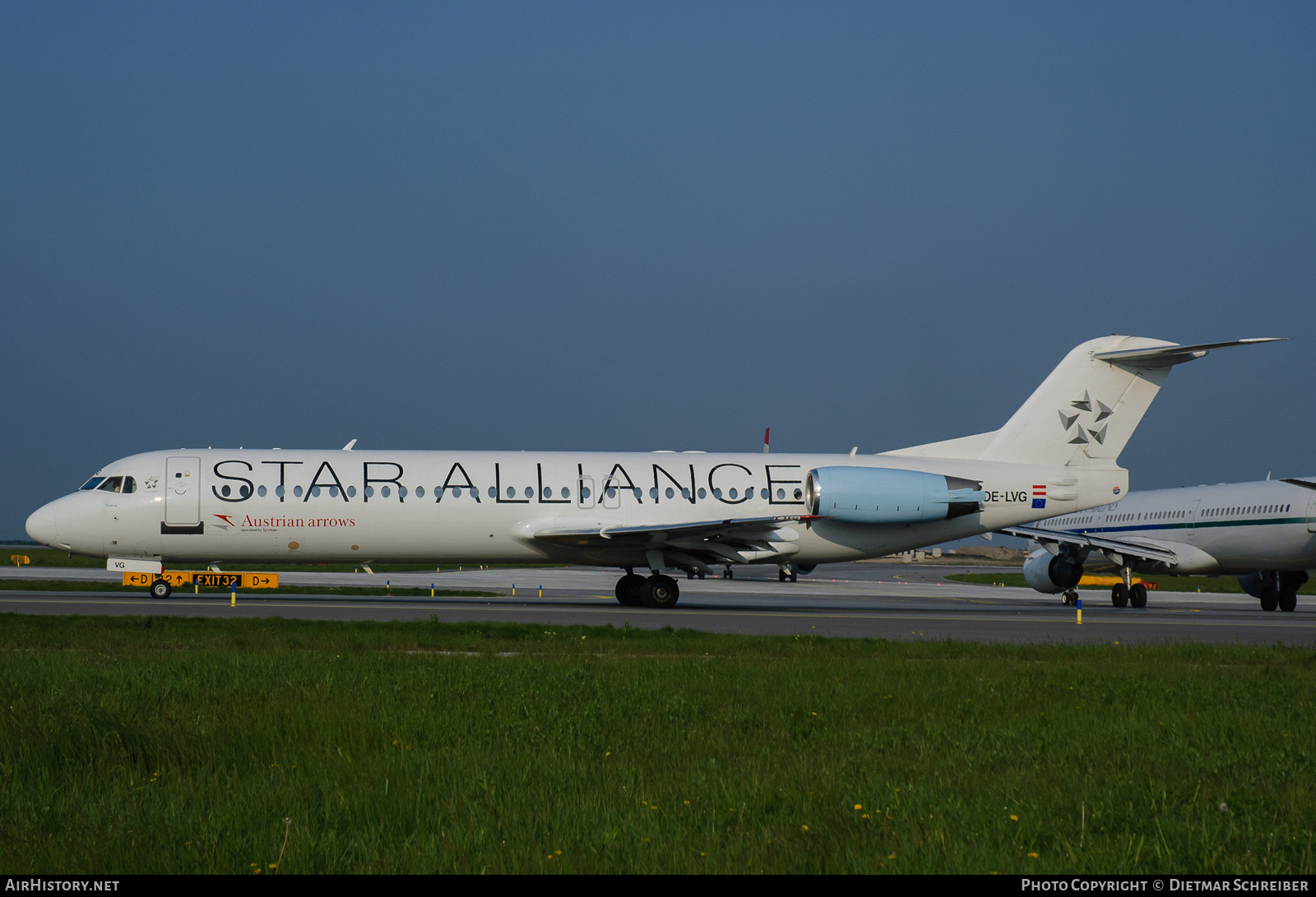 Aircraft Photo of OE-LVG | Fokker 100 (F28-0100) | Austrian Arrows | AirHistory.net #756181