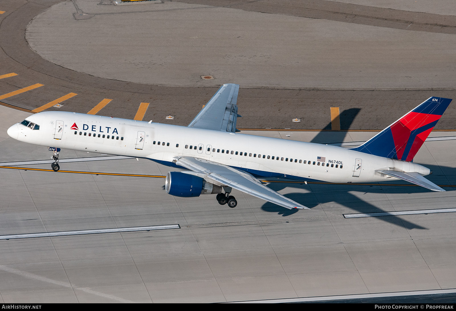 Aircraft Photo of N674DL | Boeing 757-232 | Delta Air Lines | AirHistory.net #756188