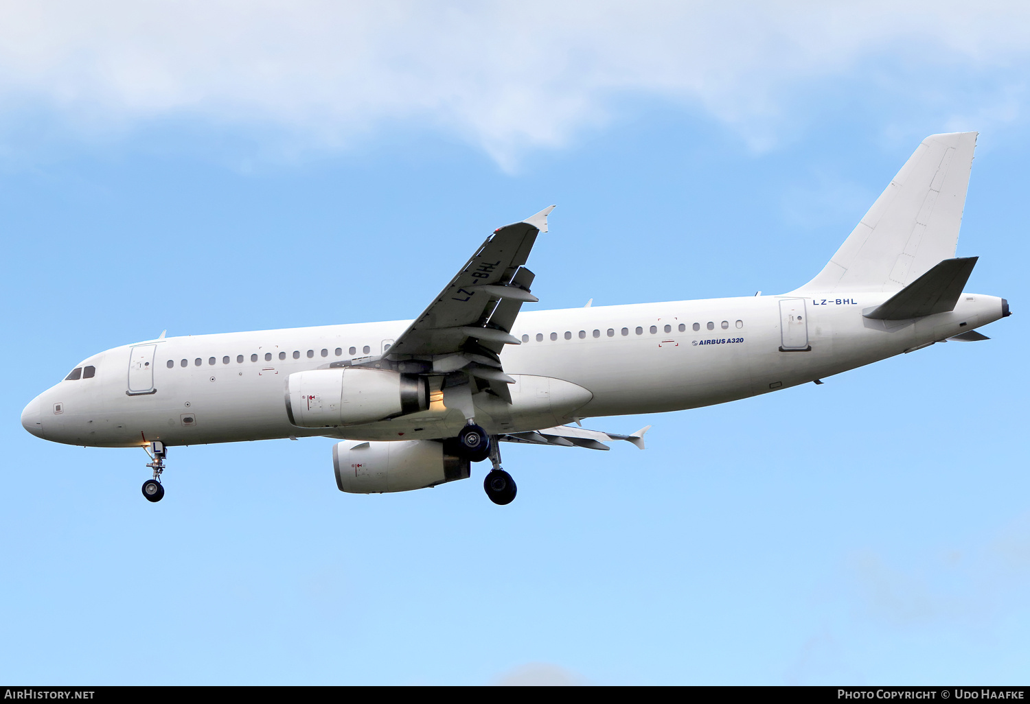 Aircraft Photo of LZ-BHL | Airbus A320-232 | AirHistory.net #756265