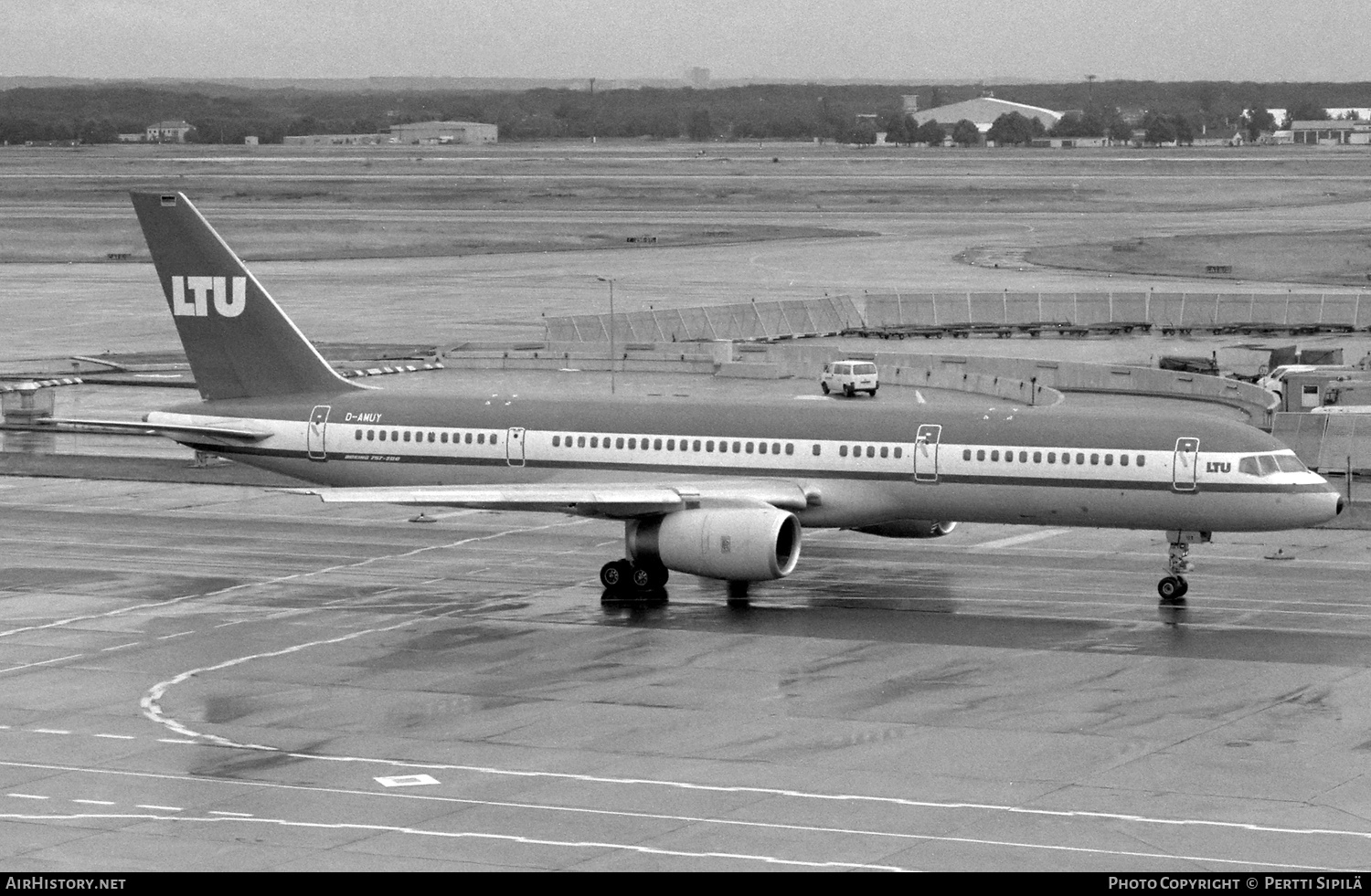 Aircraft Photo of D-AMUY | Boeing 757-2G5 | LTU - Lufttransport-Unternehmen | AirHistory.net #756283