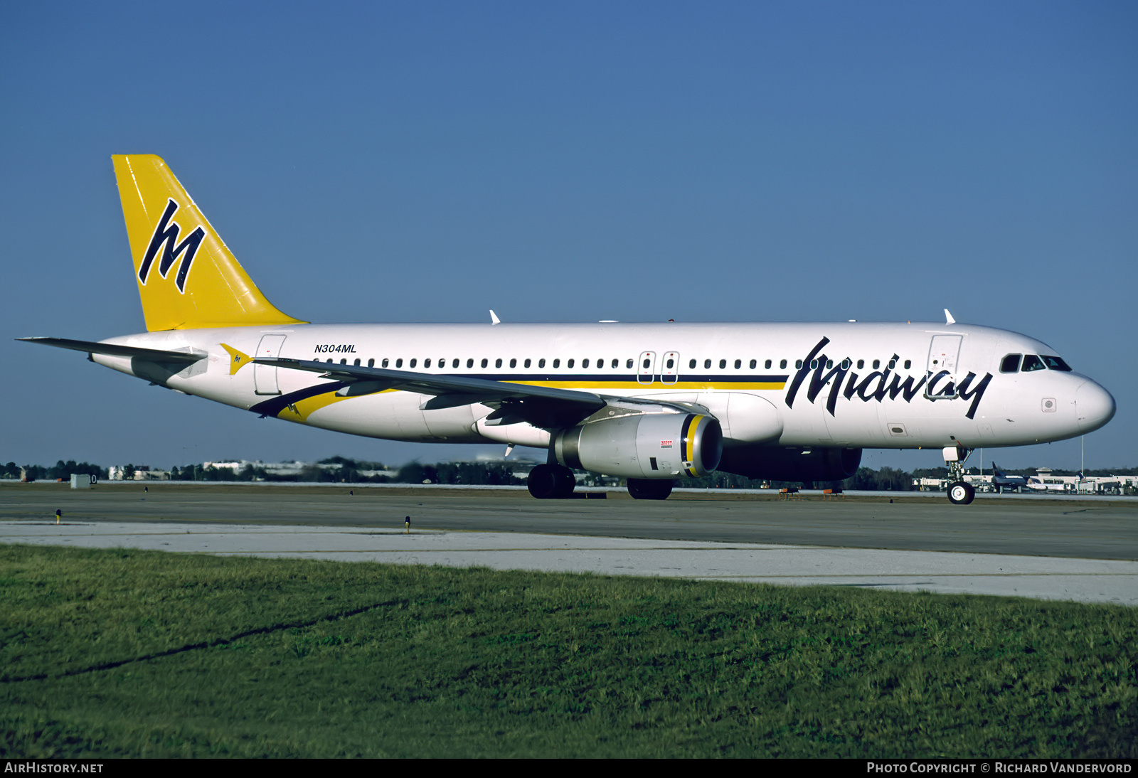 Aircraft Photo of N304ML | Airbus A320-231 | Midway Airlines | AirHistory.net #756308