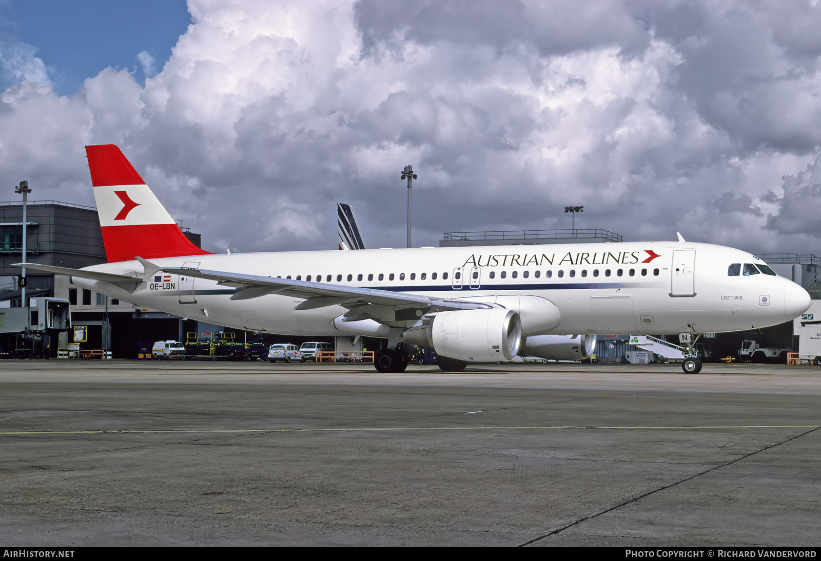 Aircraft Photo of OE-LBN | Airbus A320-214 | Austrian Airlines | AirHistory.net #756338