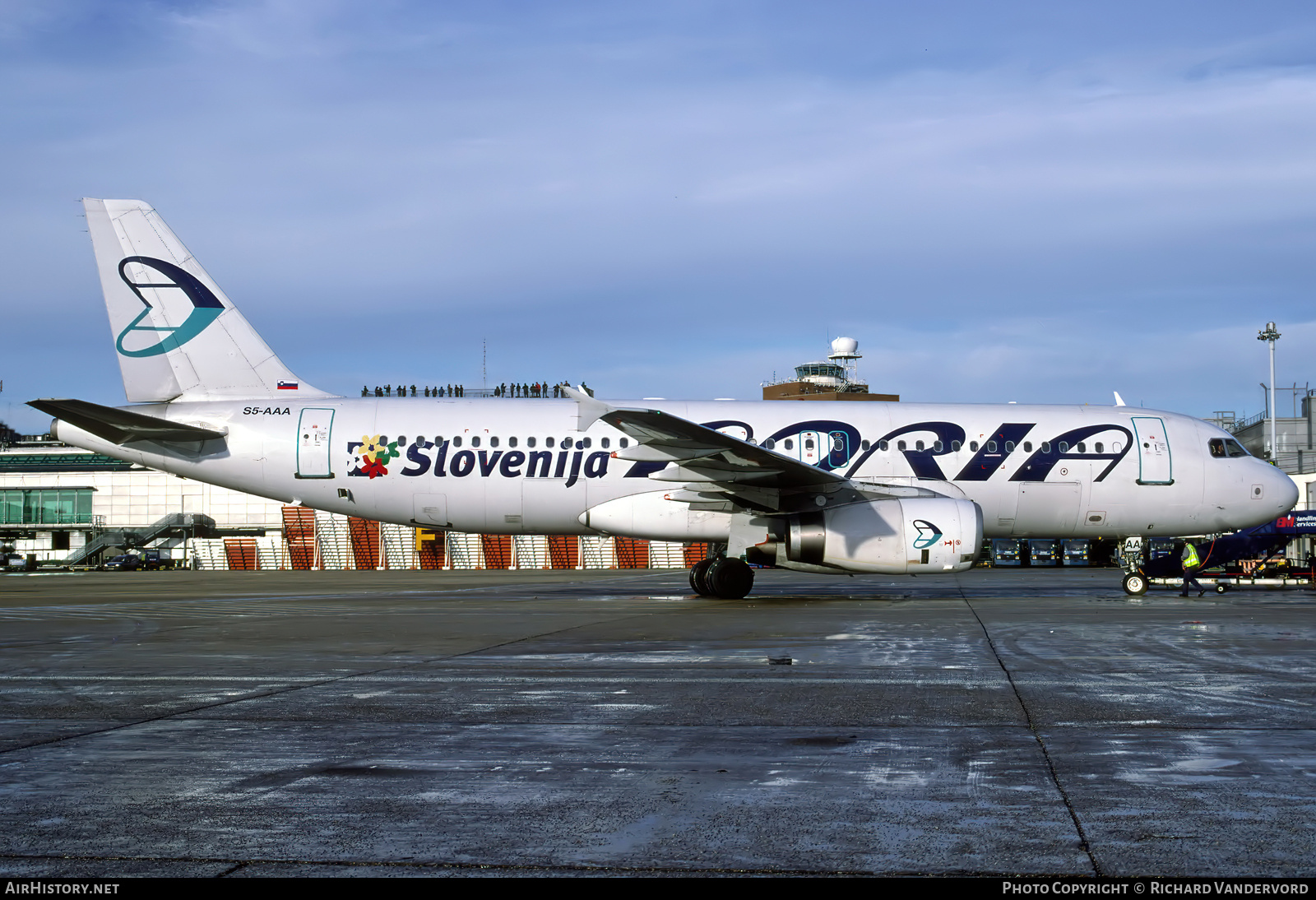 Aircraft Photo of S5-AAA | Airbus A320-231 | Adria Airways | AirHistory.net #756379