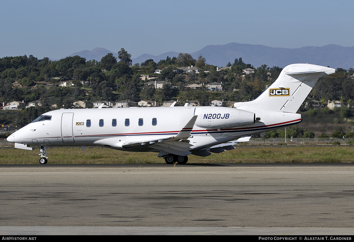 Aircraft Photo of N200JB | Bombardier Challenger 350 (BD-100-1A10) | JCB - J.C. Bamford Excavators | AirHistory.net #756461