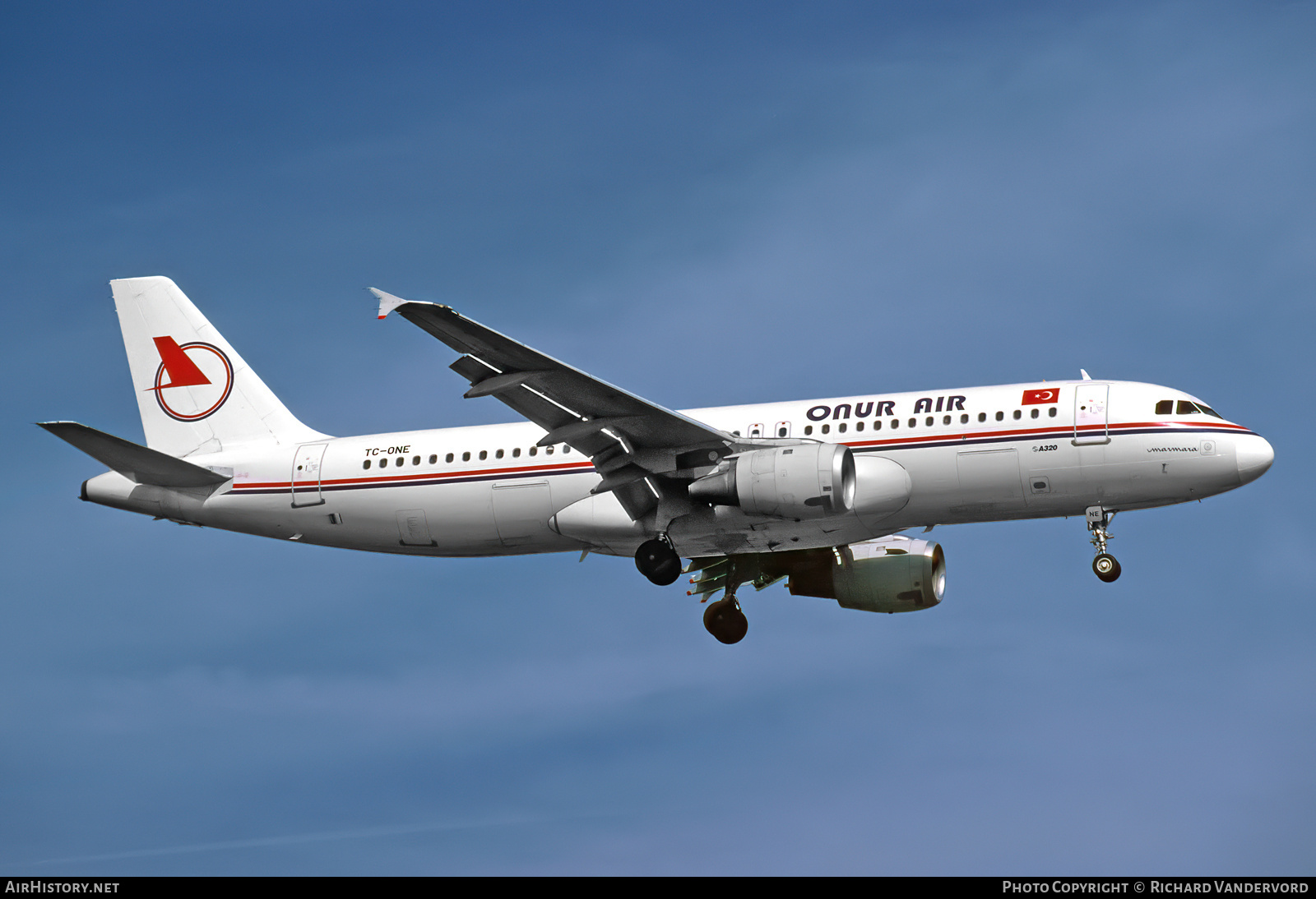 Aircraft Photo of TC-ONE | Airbus A320-212 | Onur Air | AirHistory.net #756465