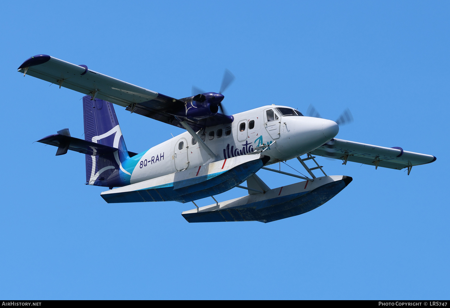 Aircraft Photo of 8Q-RAH | De Havilland Canada DHC-6-300 Twin Otter | Manta Air | AirHistory.net #756588