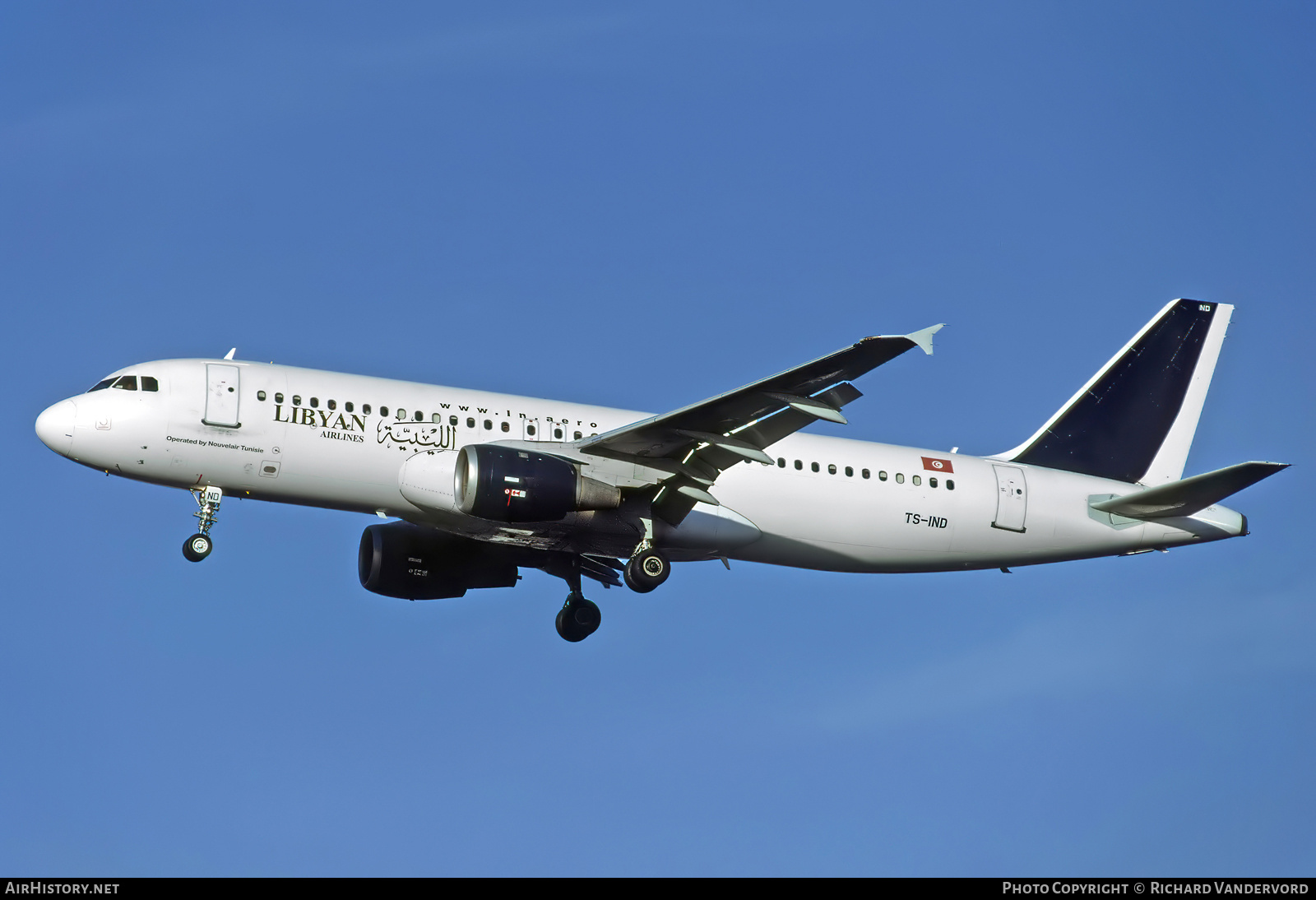 Aircraft Photo of TS-IND | Airbus A320-212 | Libyan Airlines | AirHistory.net #756653