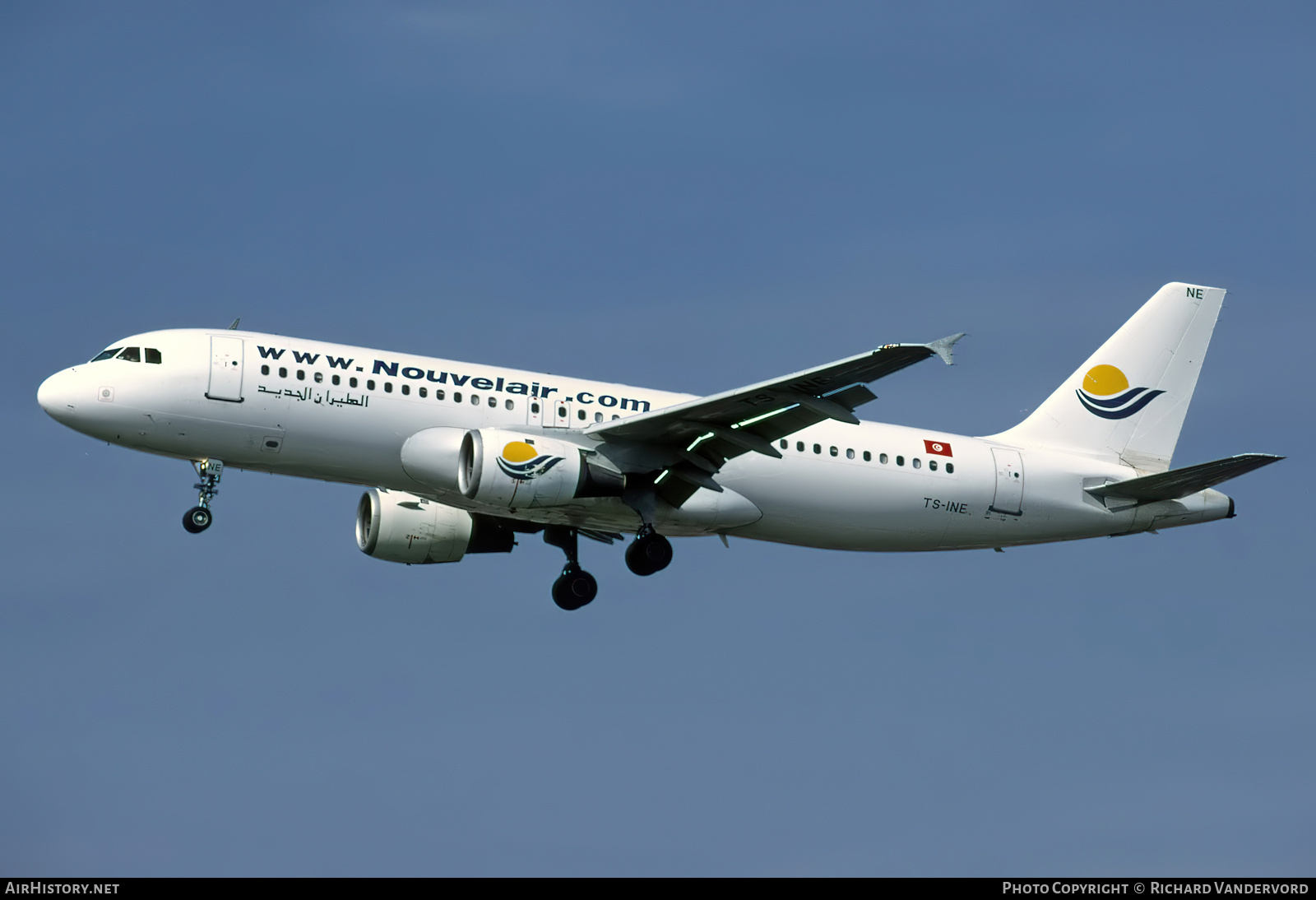Aircraft Photo of TS-INE | Airbus A320-212 | Nouvelair Tunisie | AirHistory.net #756665