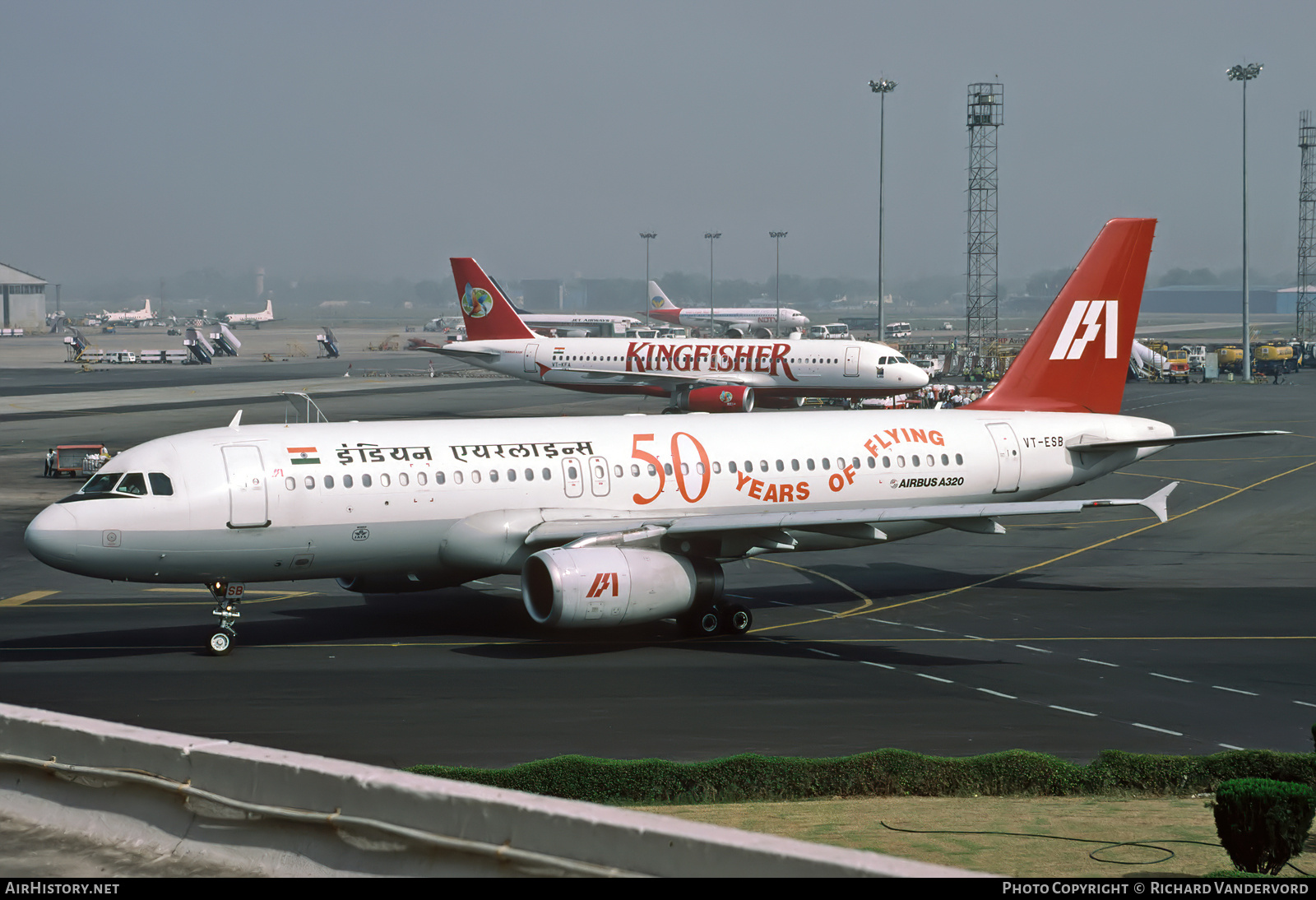 Aircraft Photo of VT-ESB | Airbus A320-231 | Indian Airlines | AirHistory.net #756740