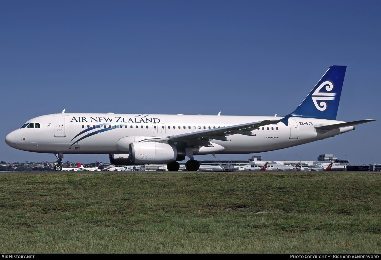 Aircraft Photo of ZK-OJN | Airbus A320-232 | Air New Zealand | AirHistory.net #756759