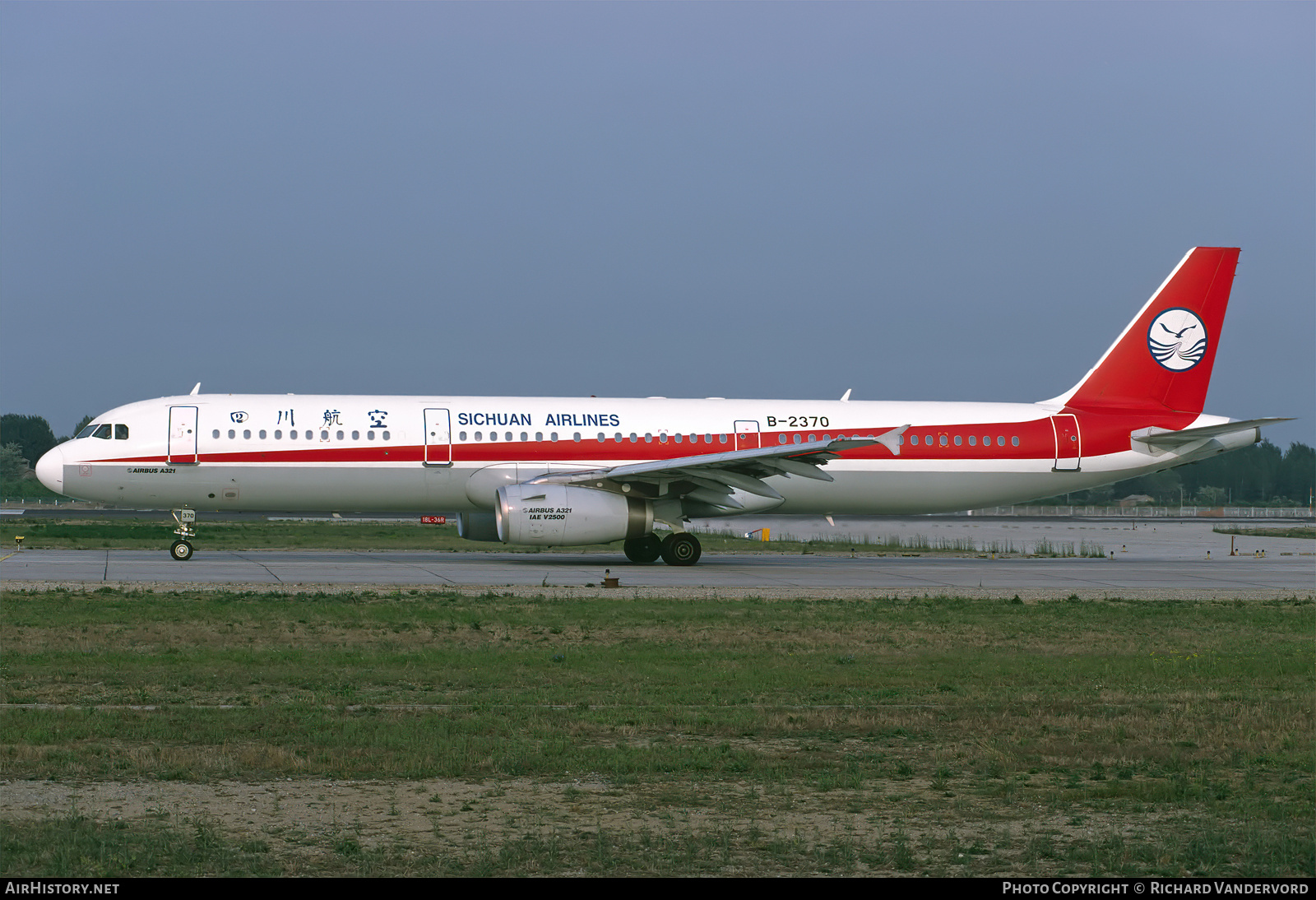 Aircraft Photo of B-2370 | Airbus A321-231 | Sichuan Airlines | AirHistory.net #756760